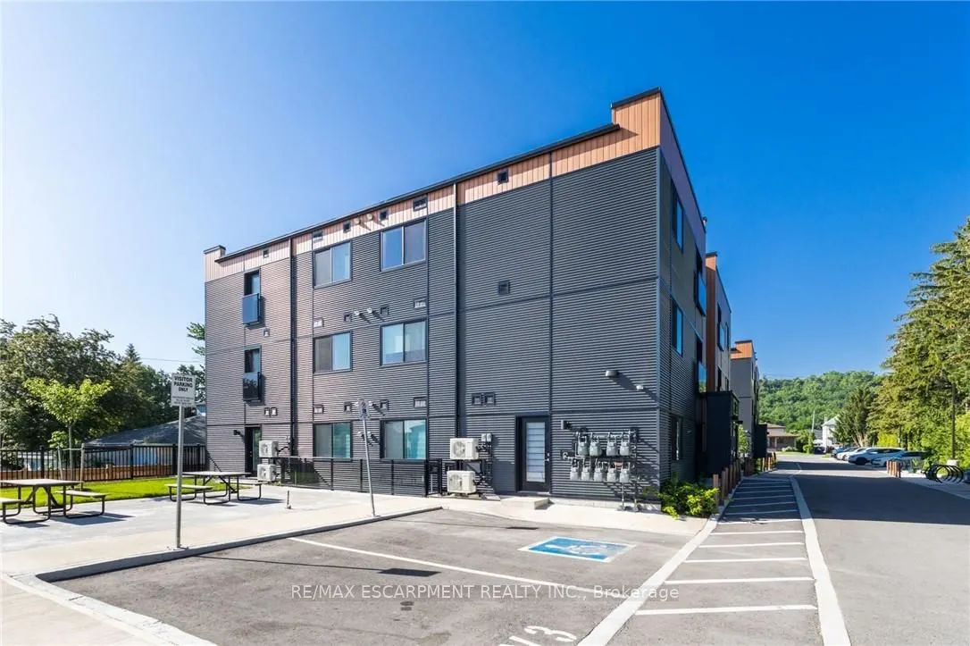 261 KING Street, #301 - 3A