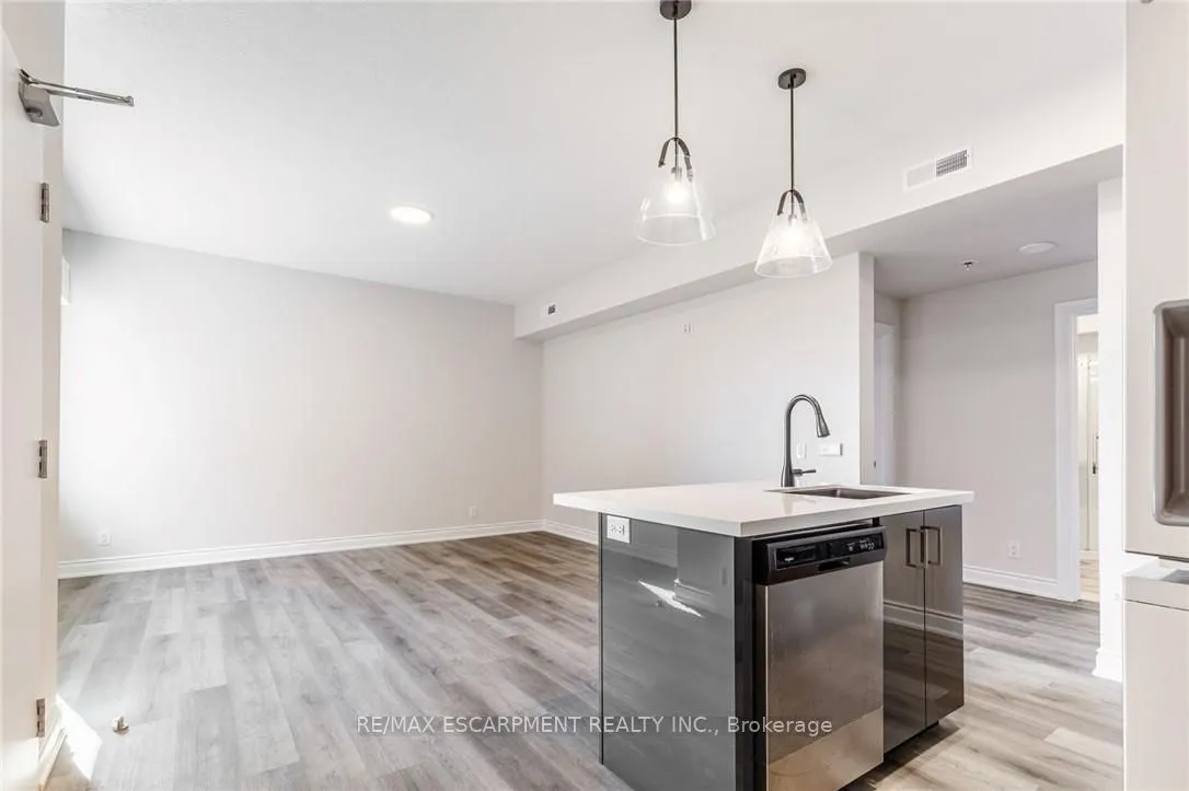261 KING Street, #301 - 3A