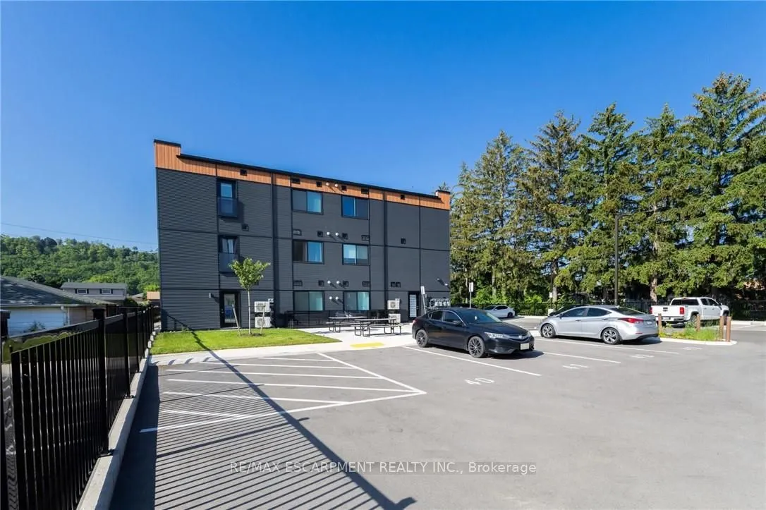 261 KING Street, #301 - 3A