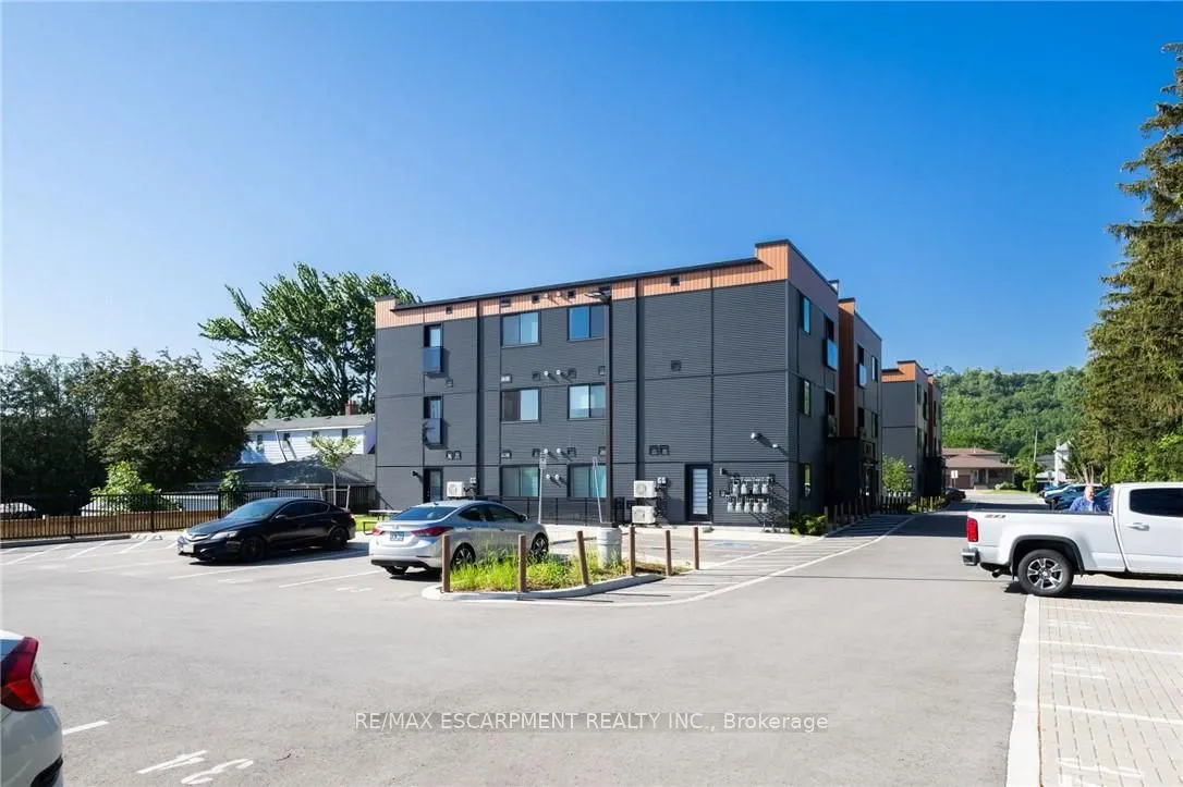 261 KING Street, #301 - 3A