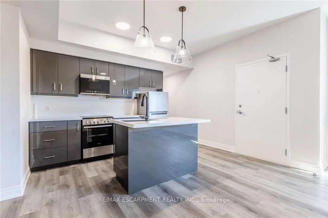 261 KING Street, #301 - 3A
