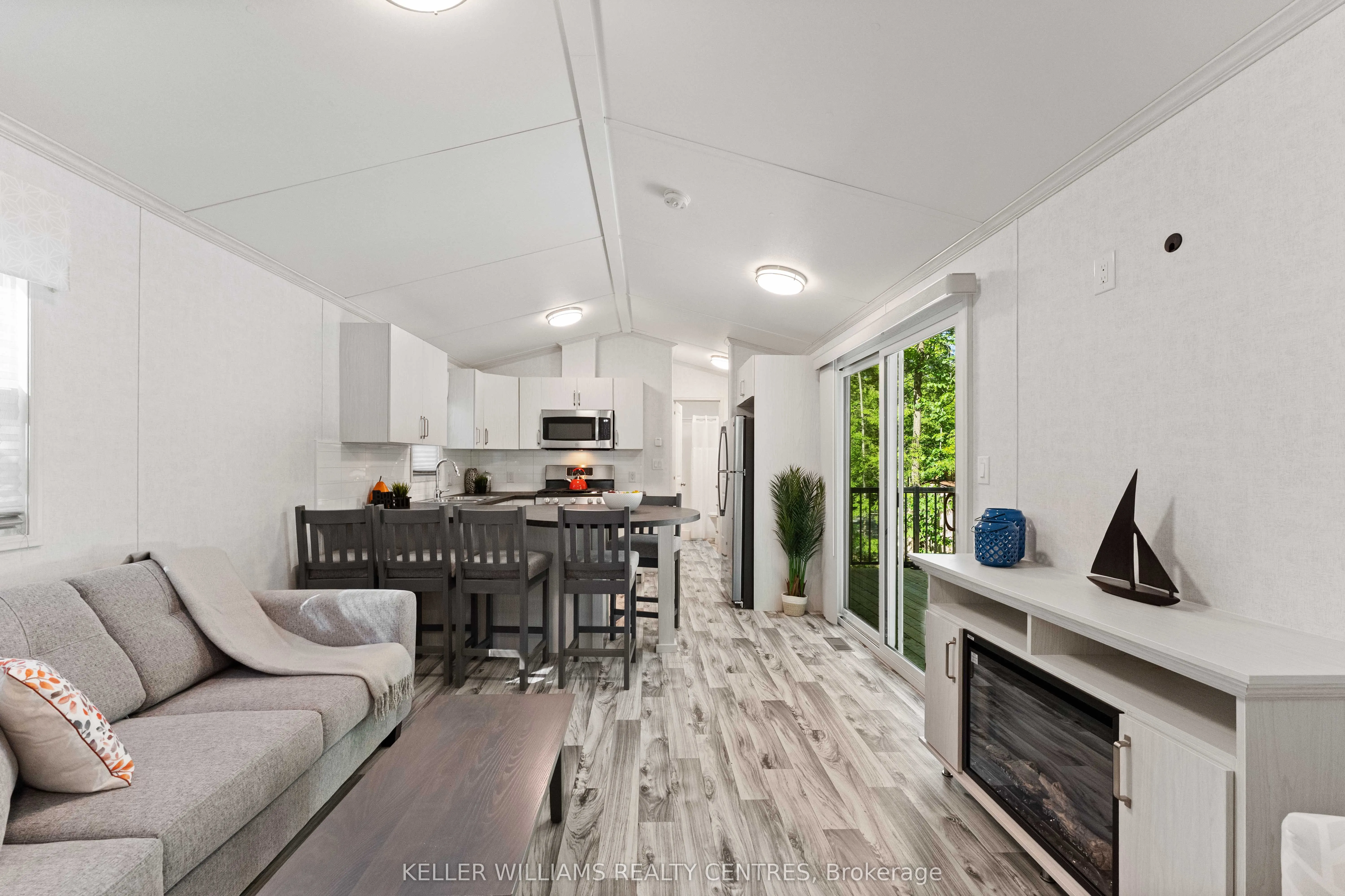 202 HIDDEN GLEN Road, #Unit #4