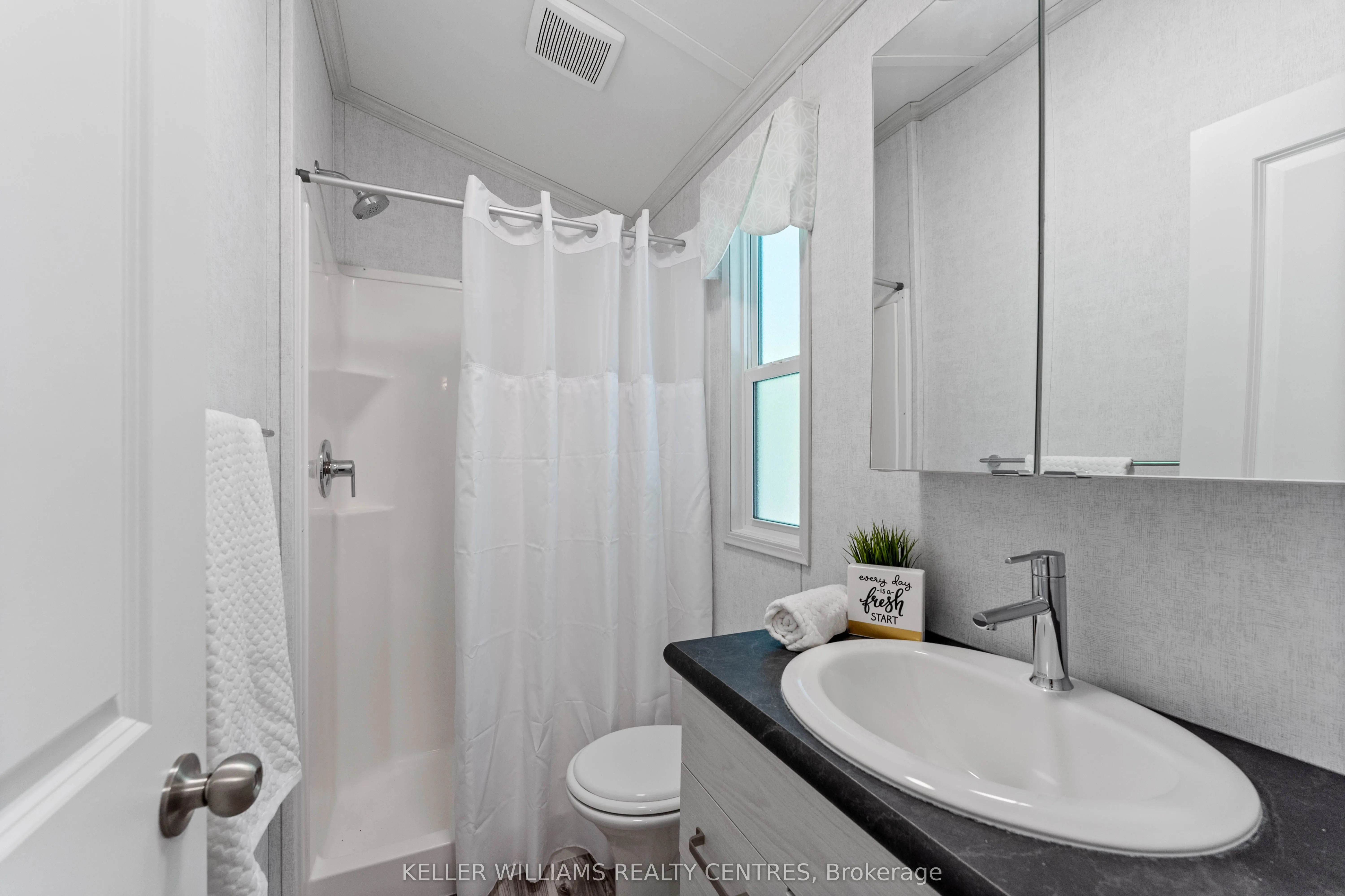 202 HIDDEN GLEN Road, #Unit #4