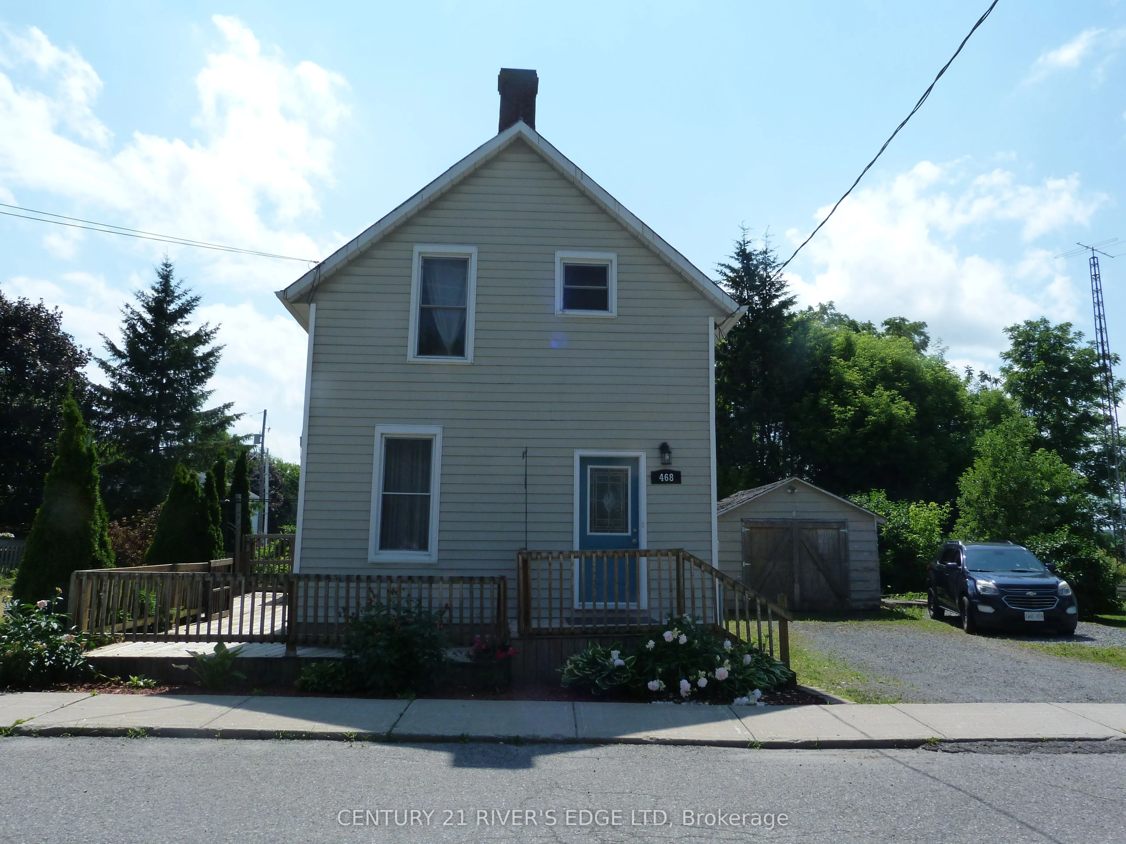 468 Gladstone Street N