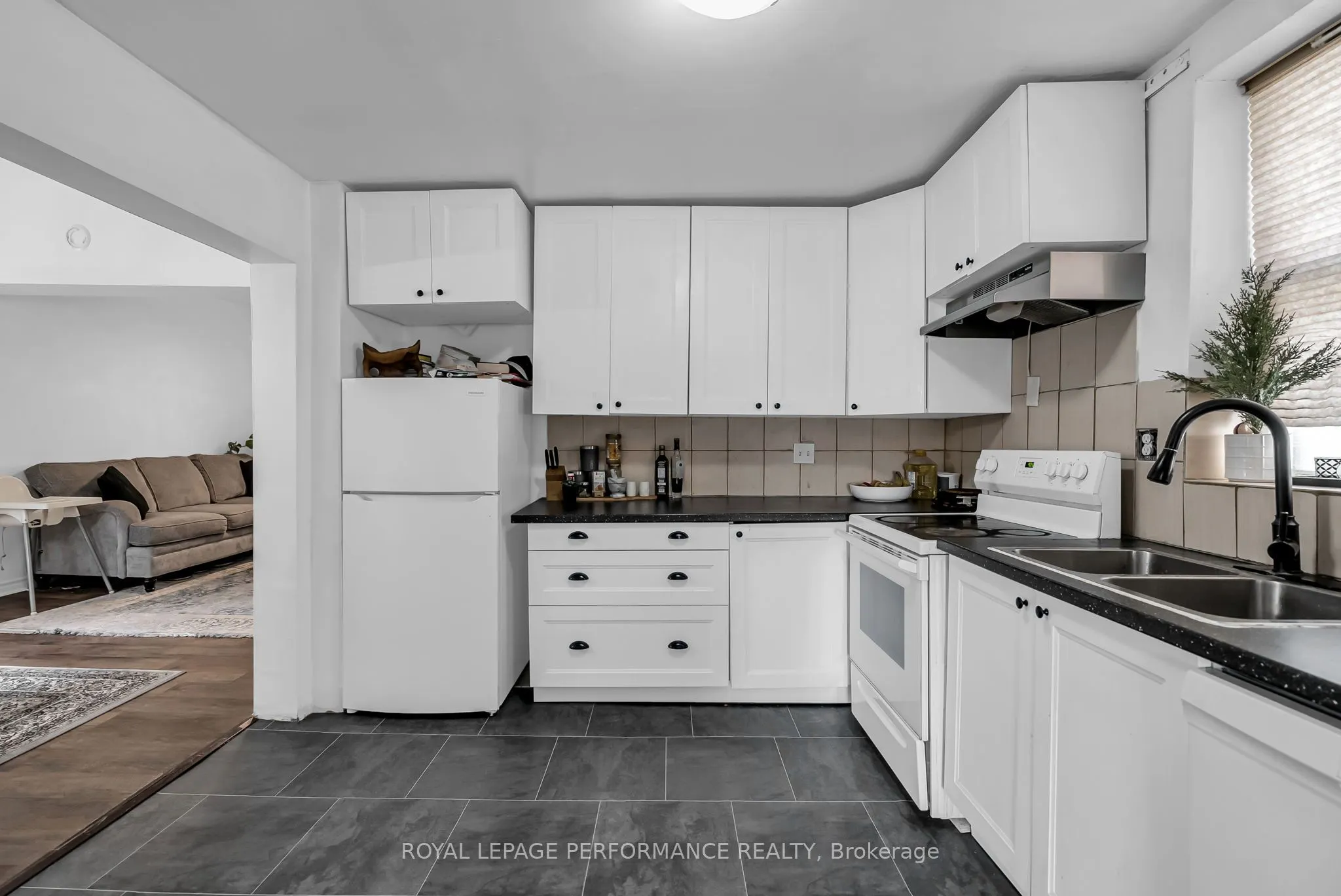 149 Dominion Street S