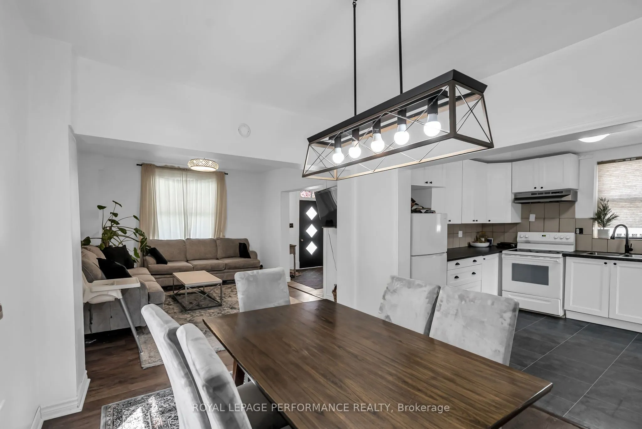 149 Dominion Street S