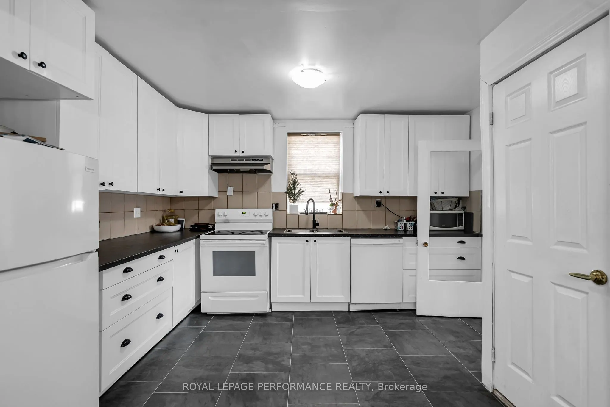 149 Dominion Street S