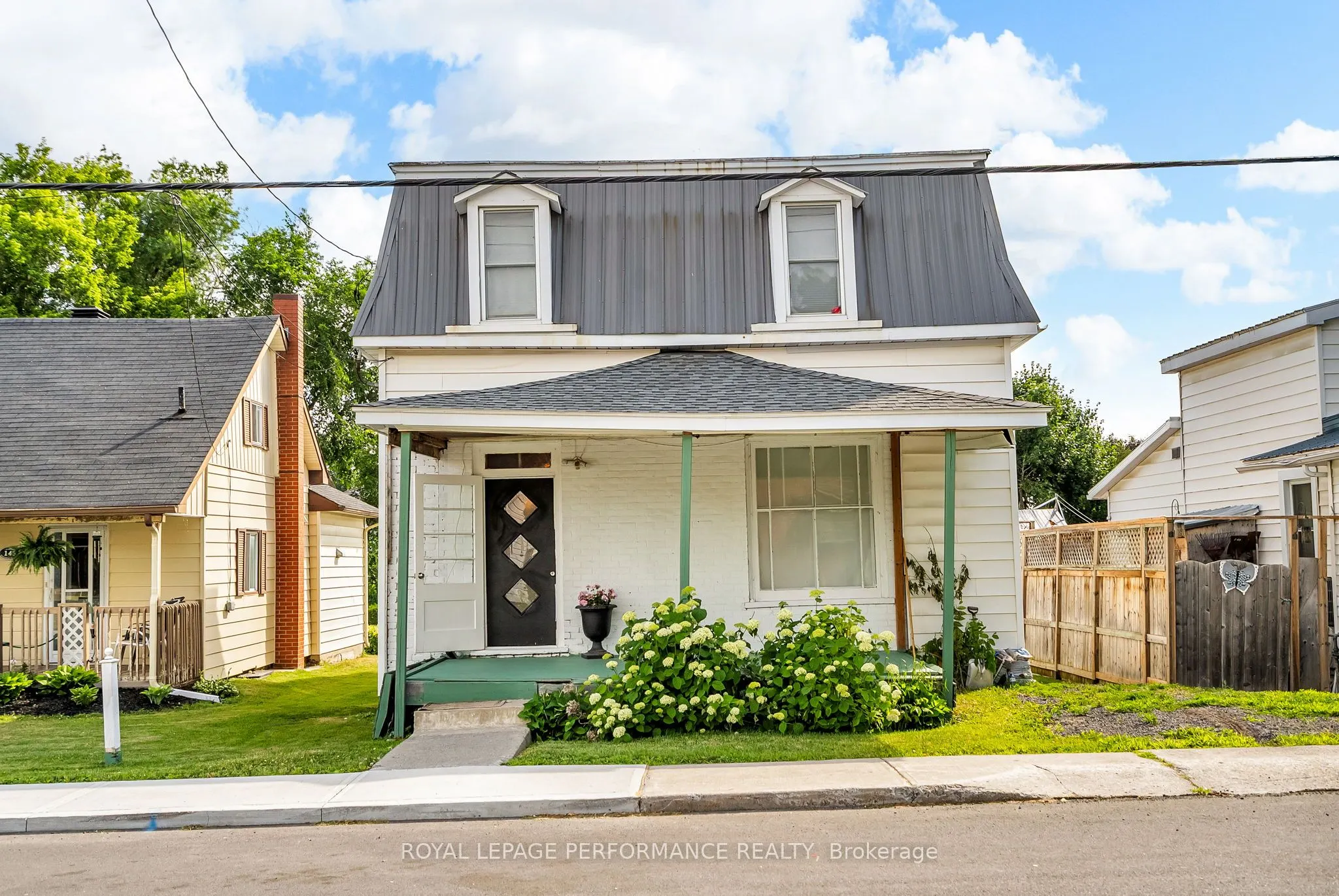 149 Dominion Street S