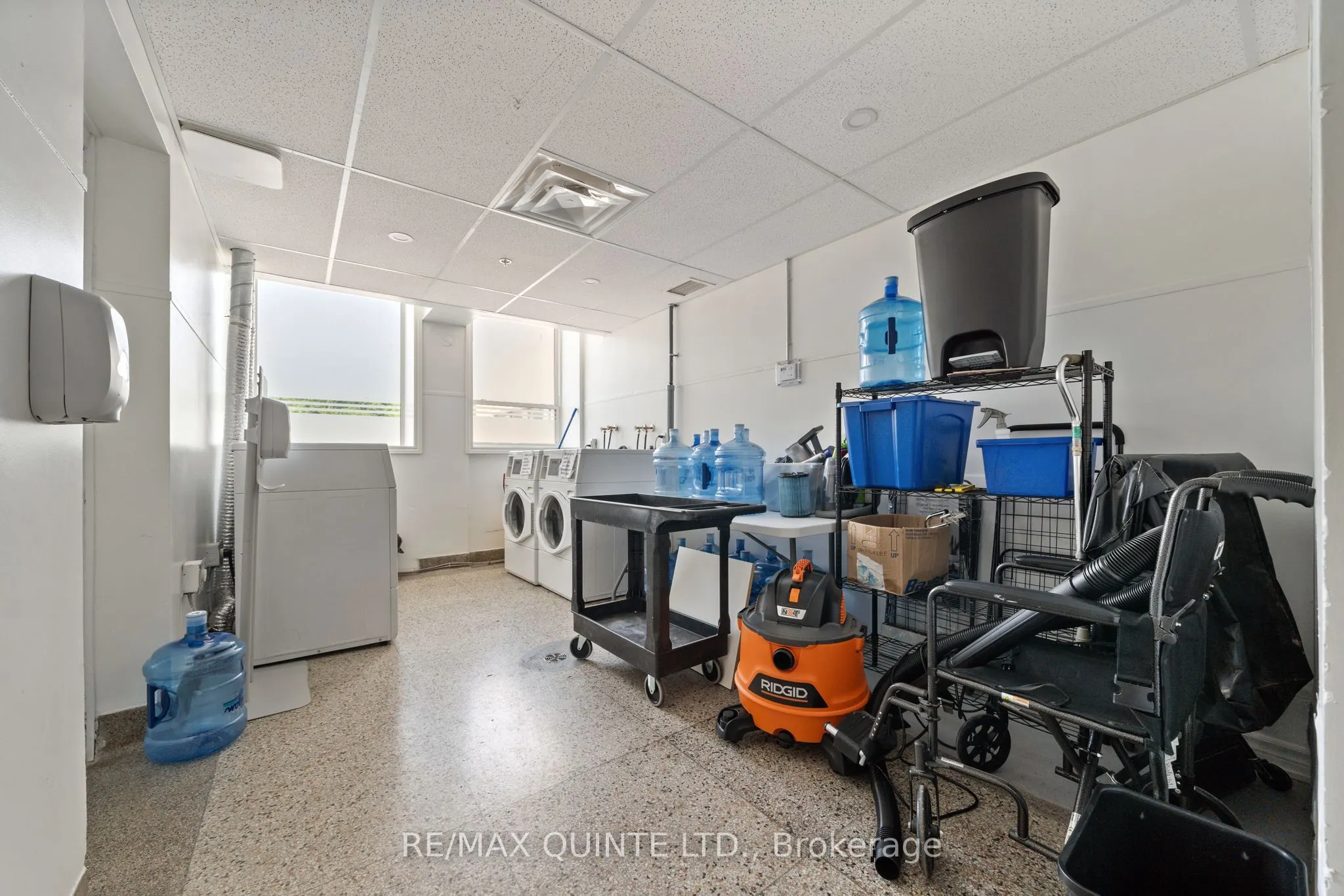228 Dundas Street E