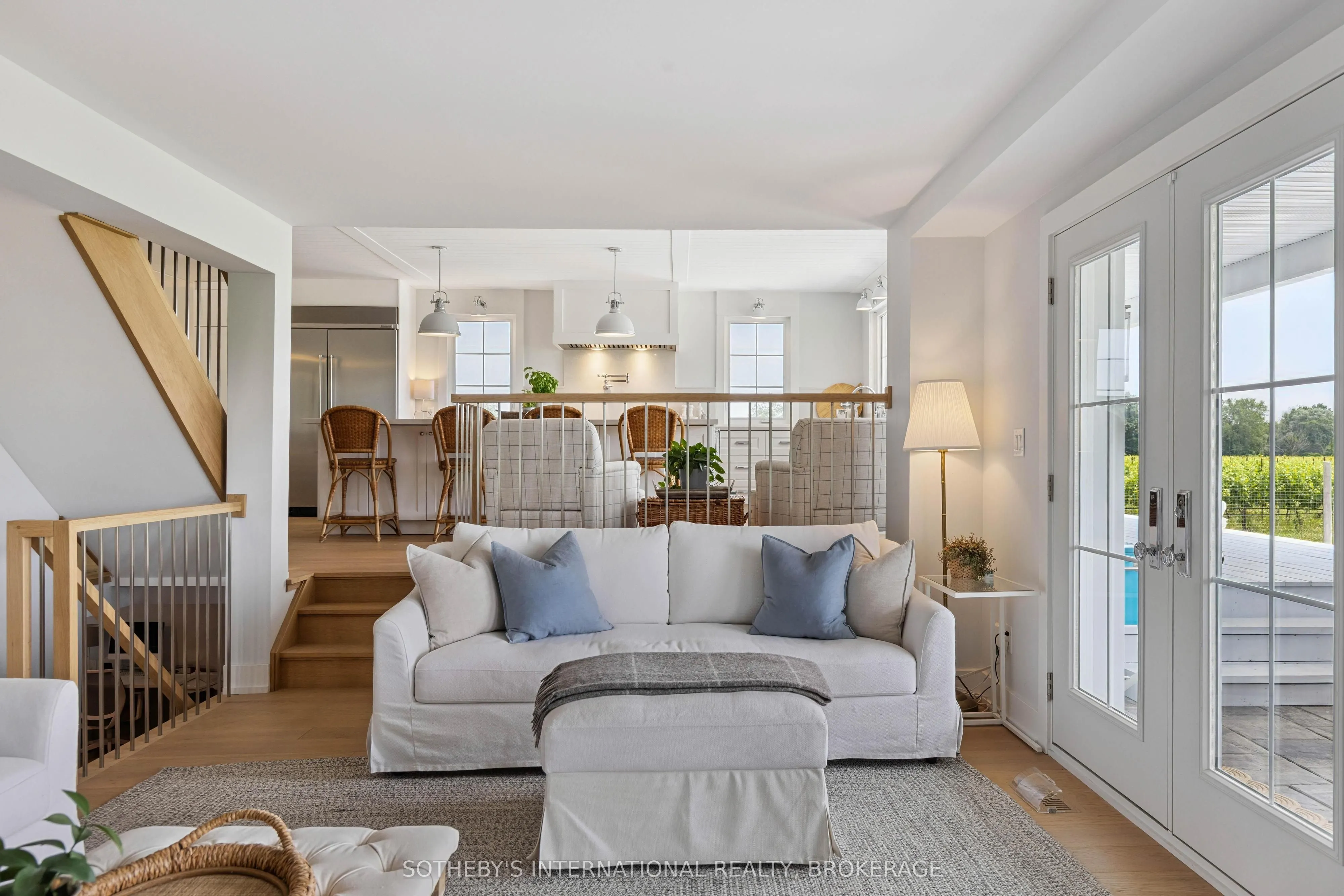 1219 Lakeshore Road
