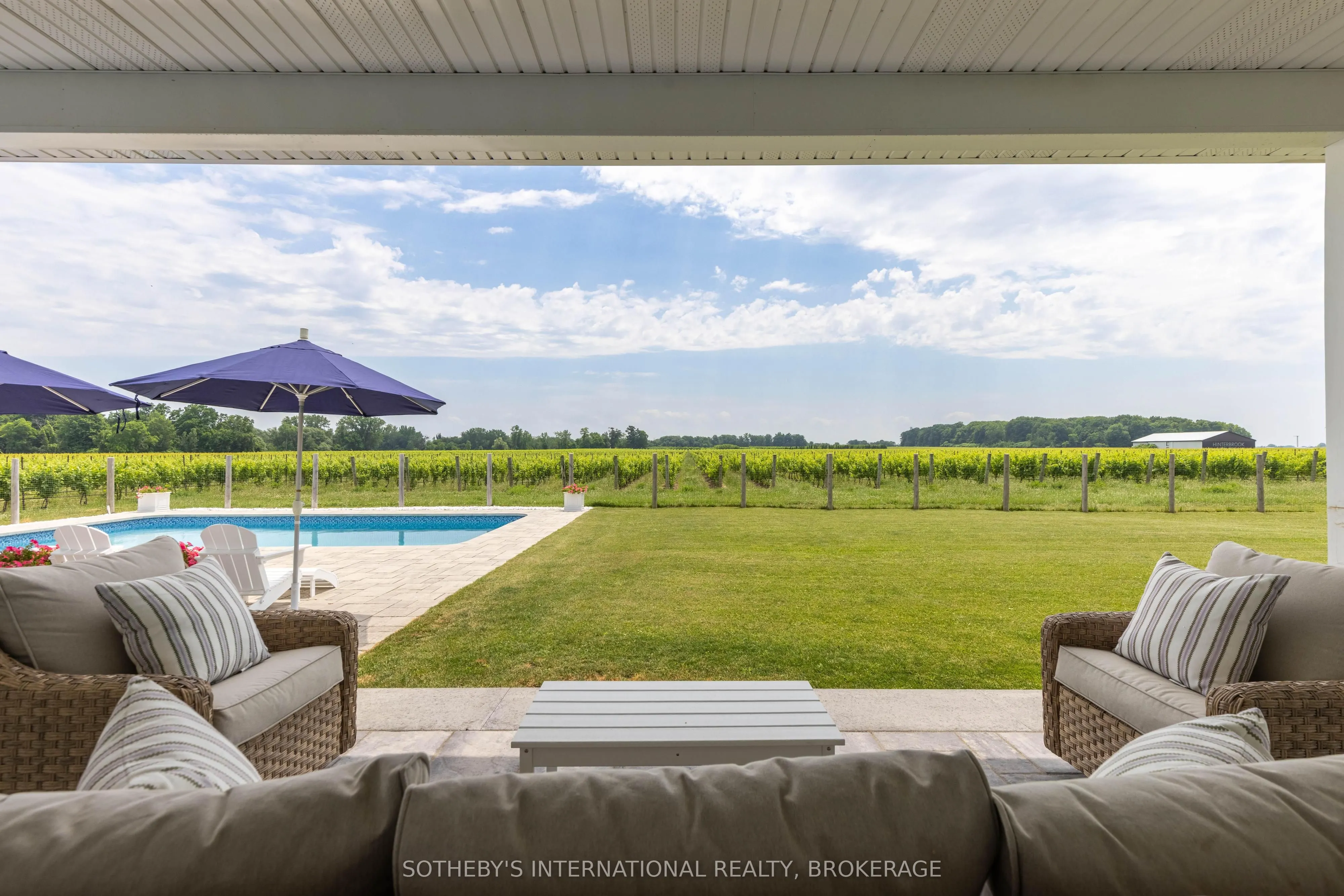 1219 Lakeshore Road