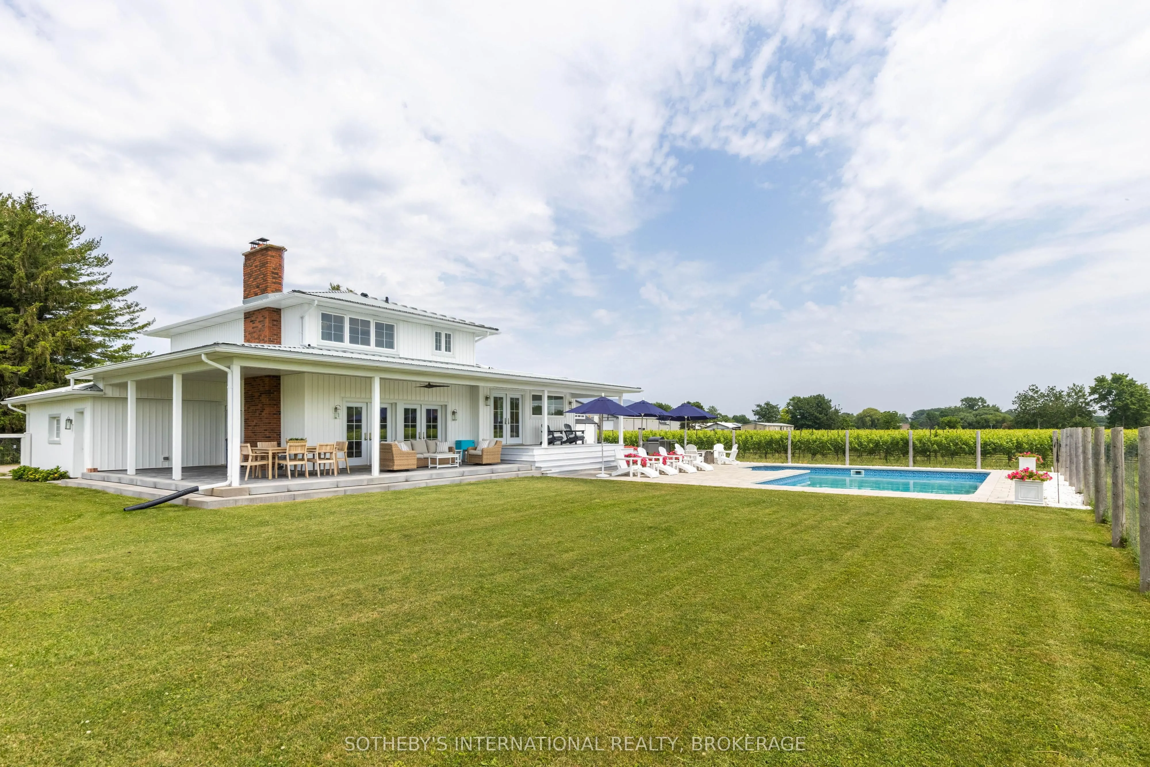 1219 Lakeshore Road