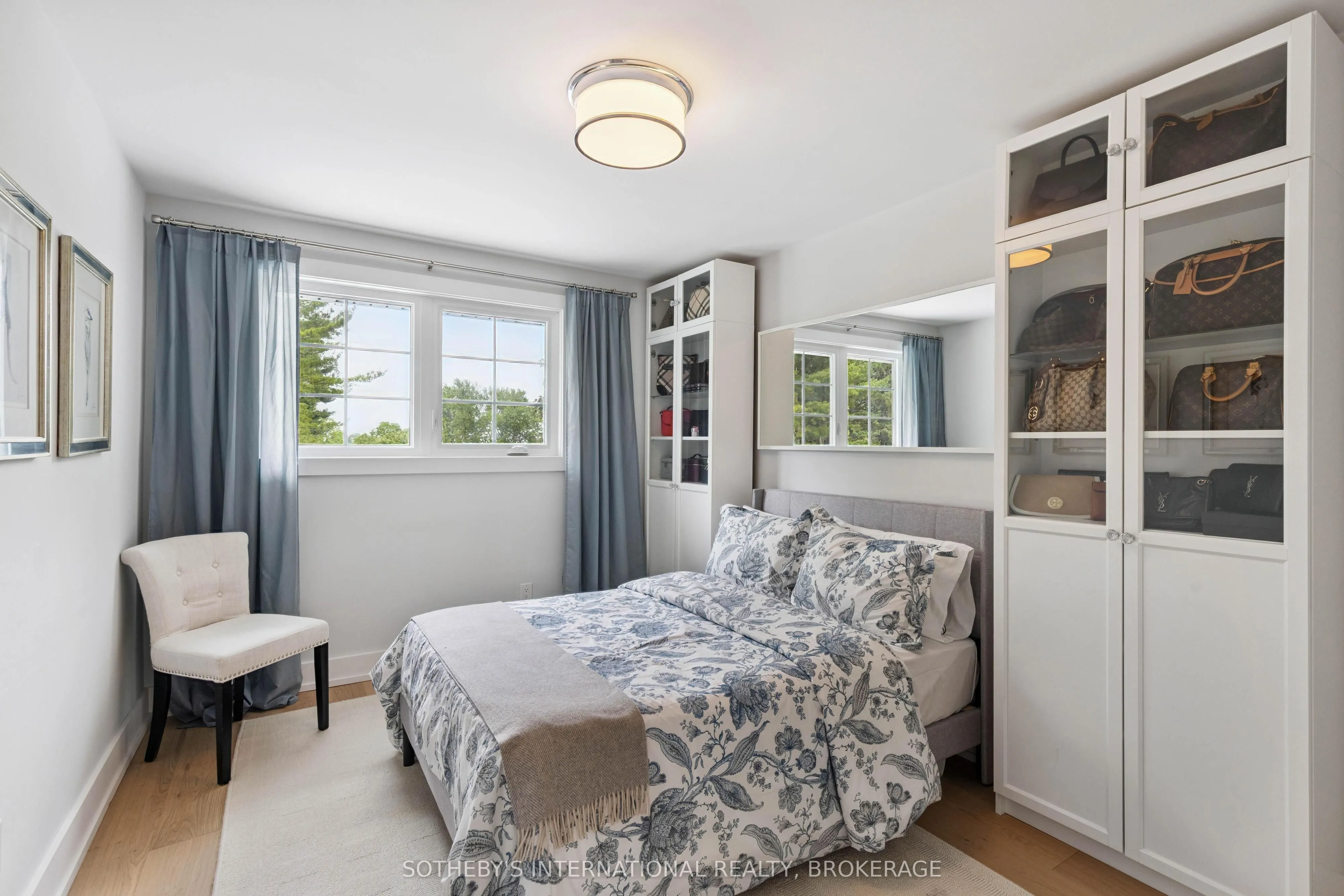 1219 Lakeshore Road