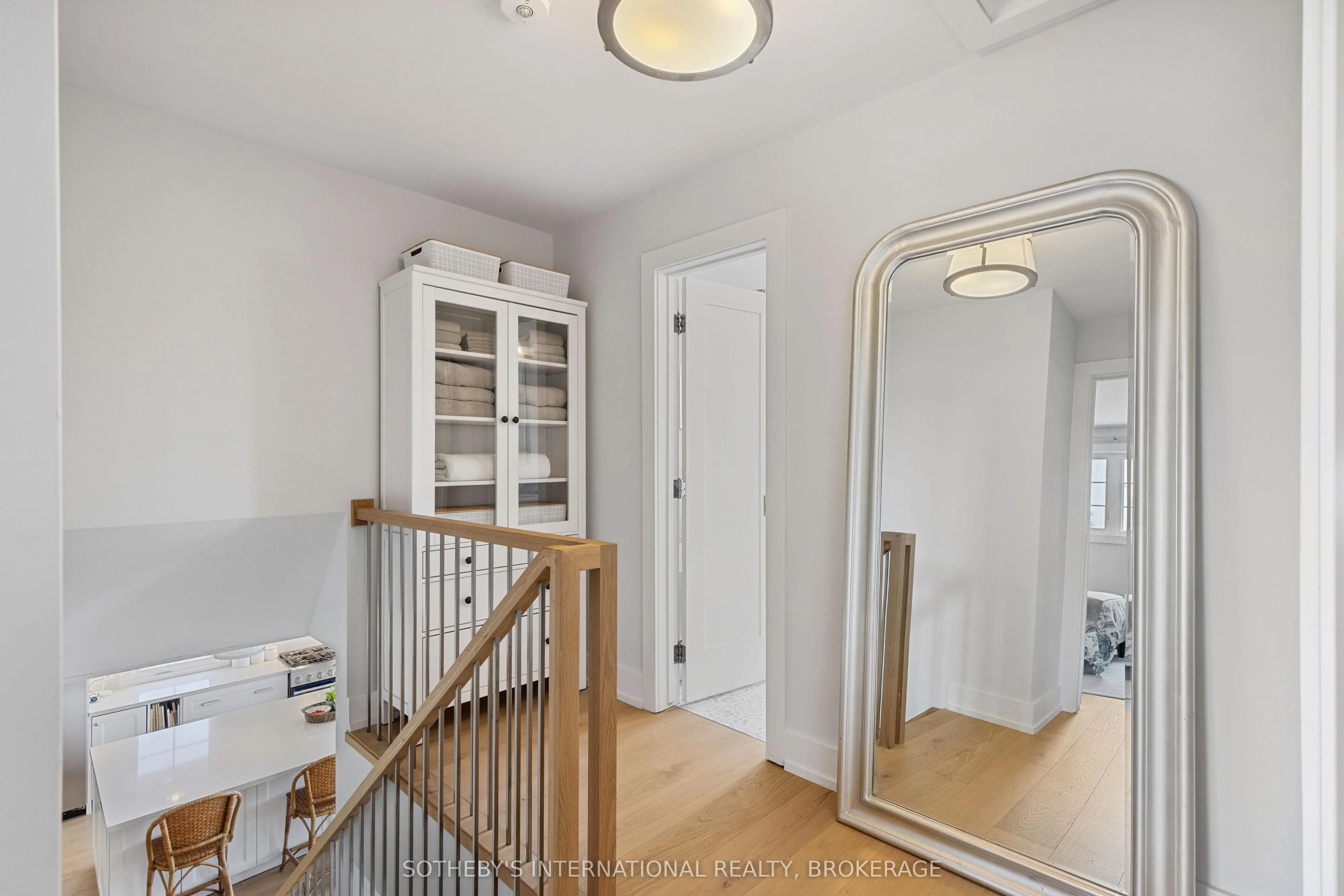1219 Lakeshore Road