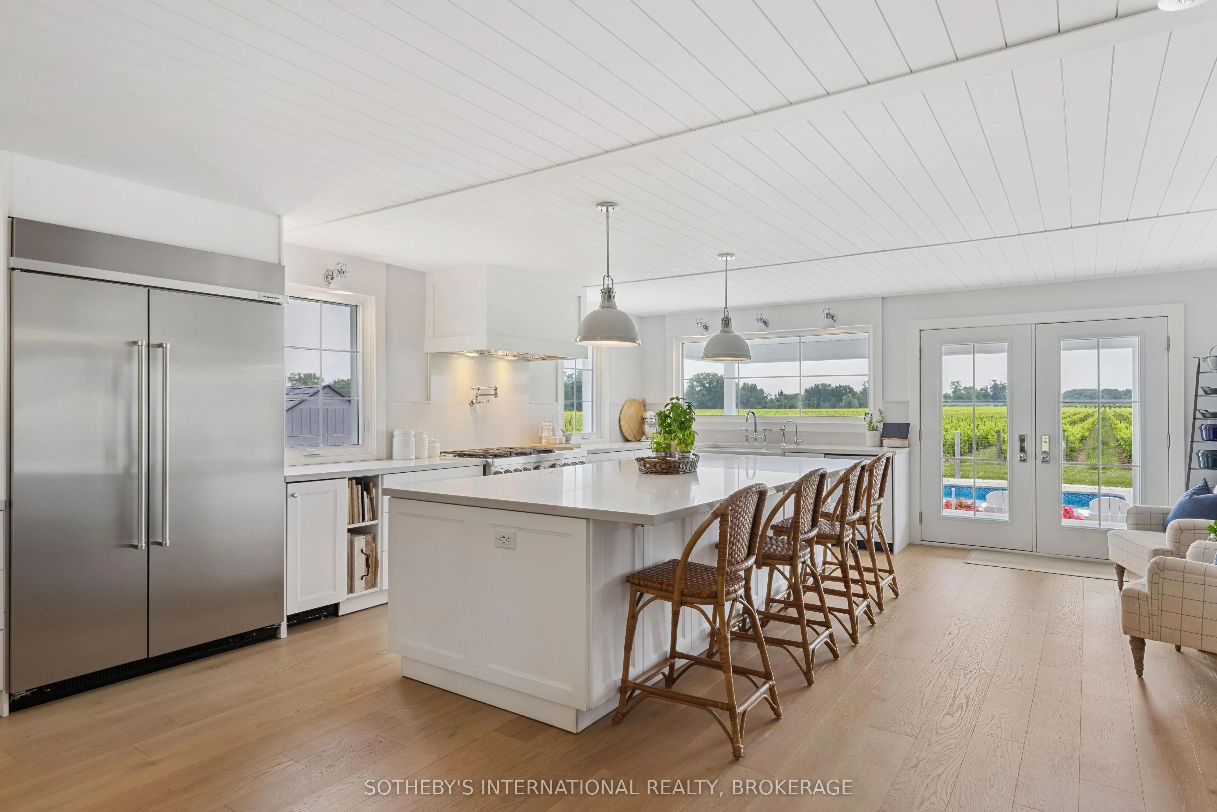 1219 Lakeshore Road