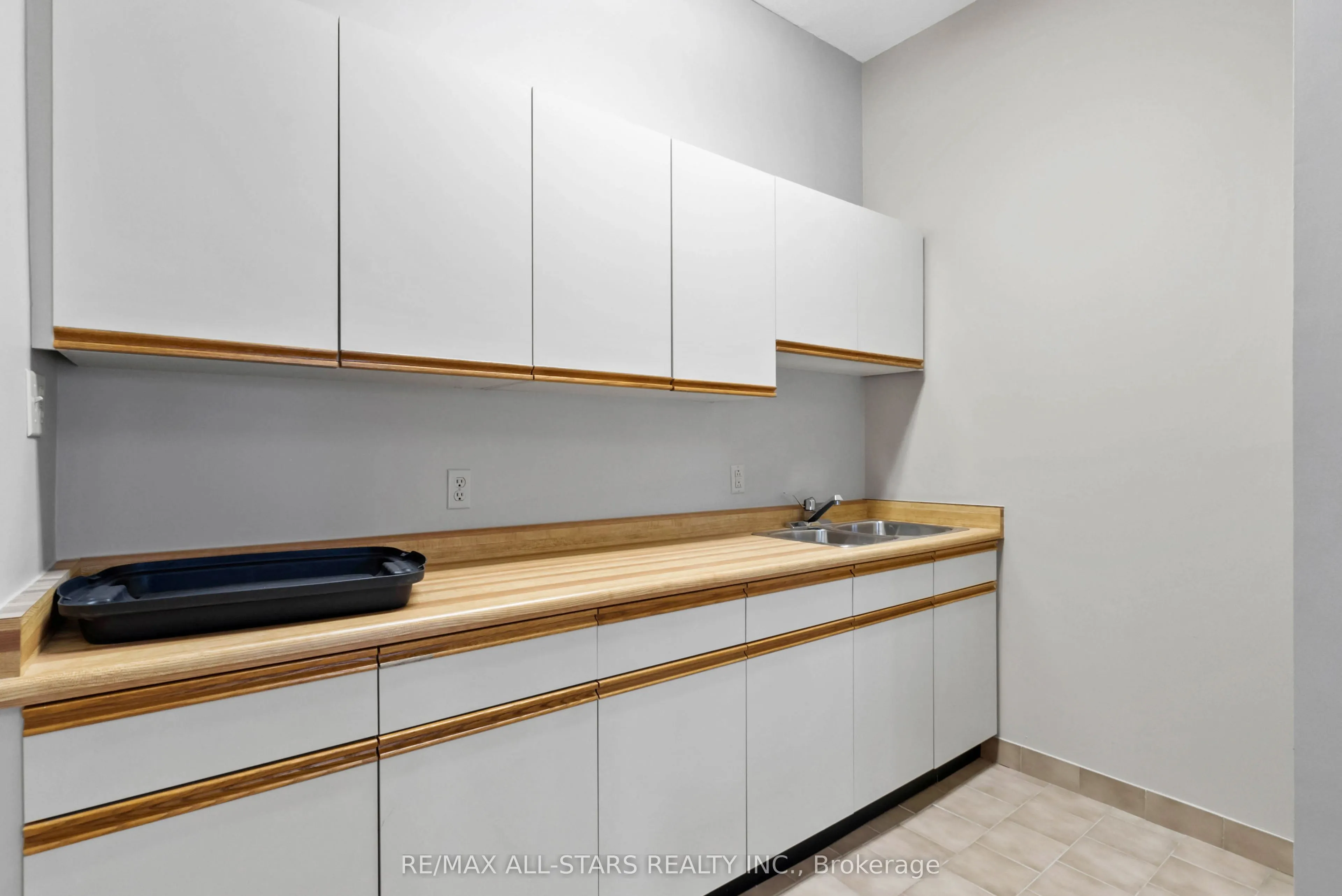 2 Heritage Way, #208