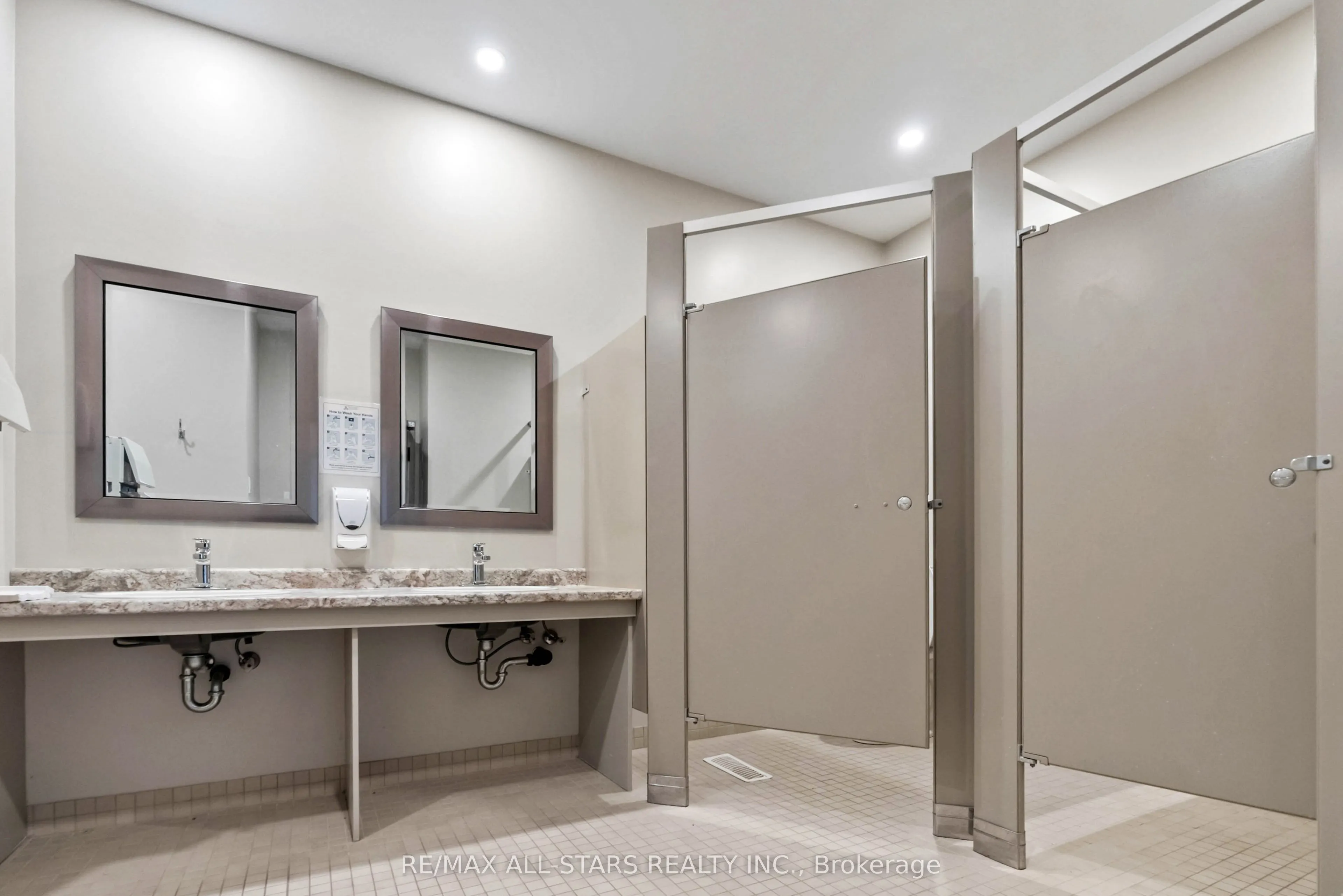2 Heritage Way, #208