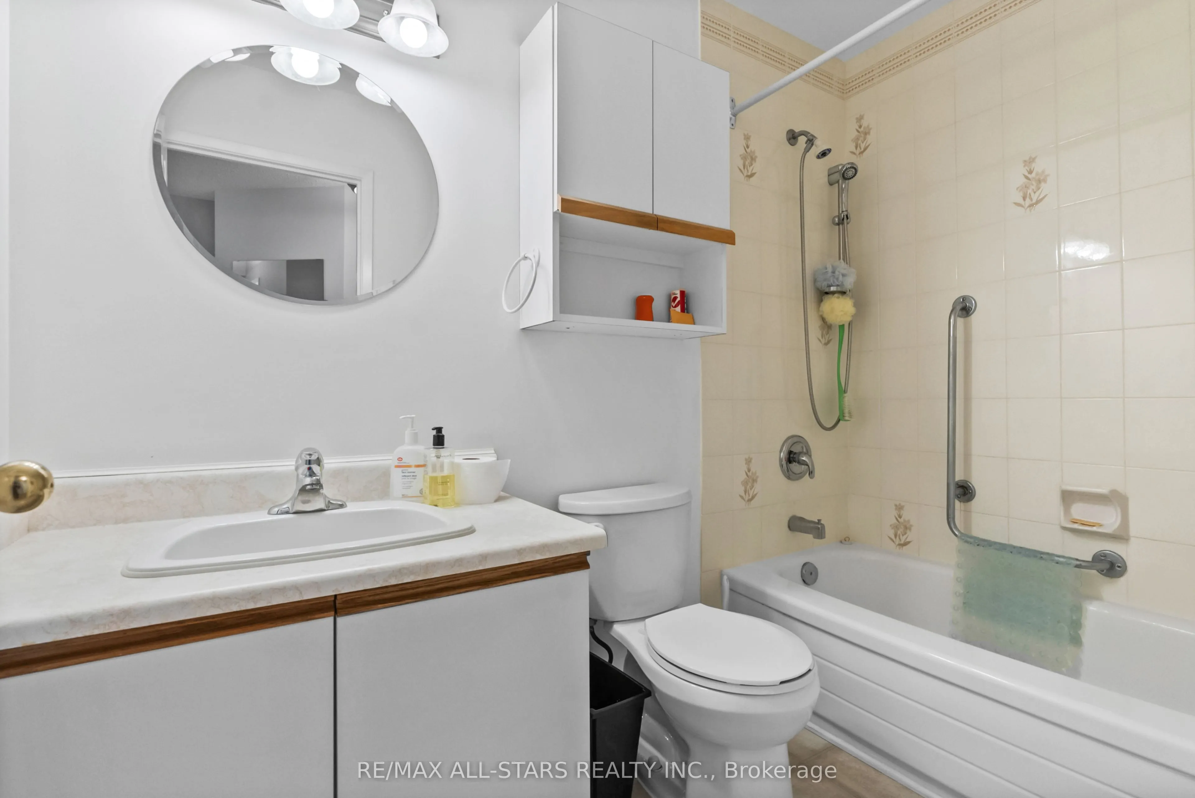 2 Heritage Way, #208