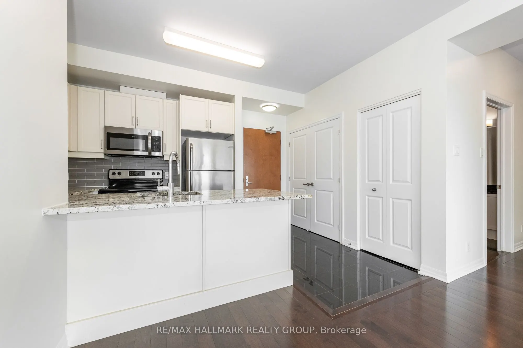 242 Rideau Street, #PH1-2702