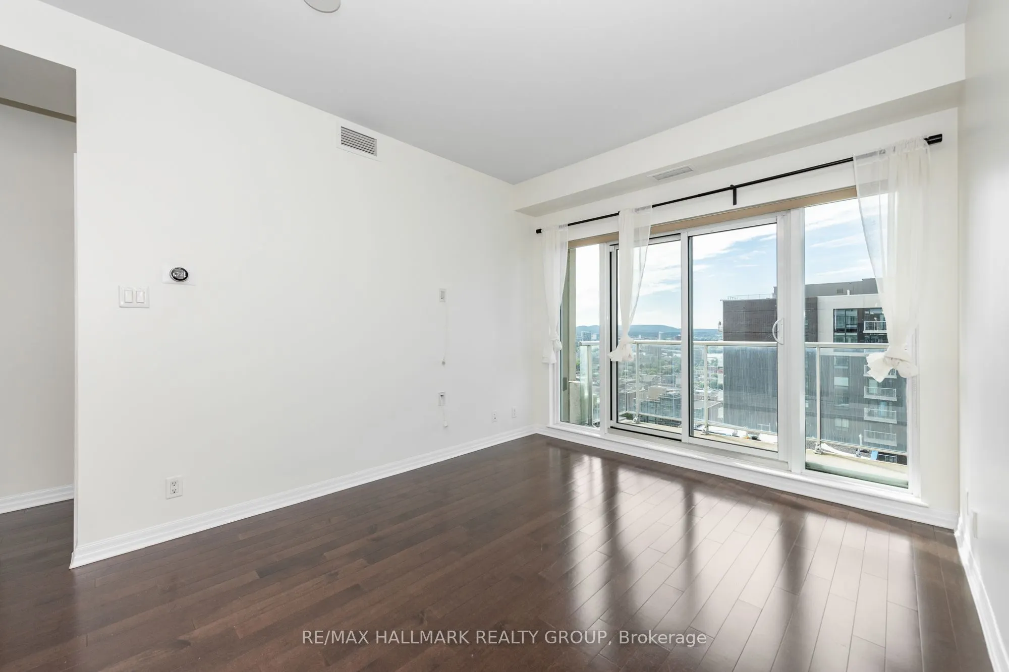 242 Rideau Street, #PH1-2702