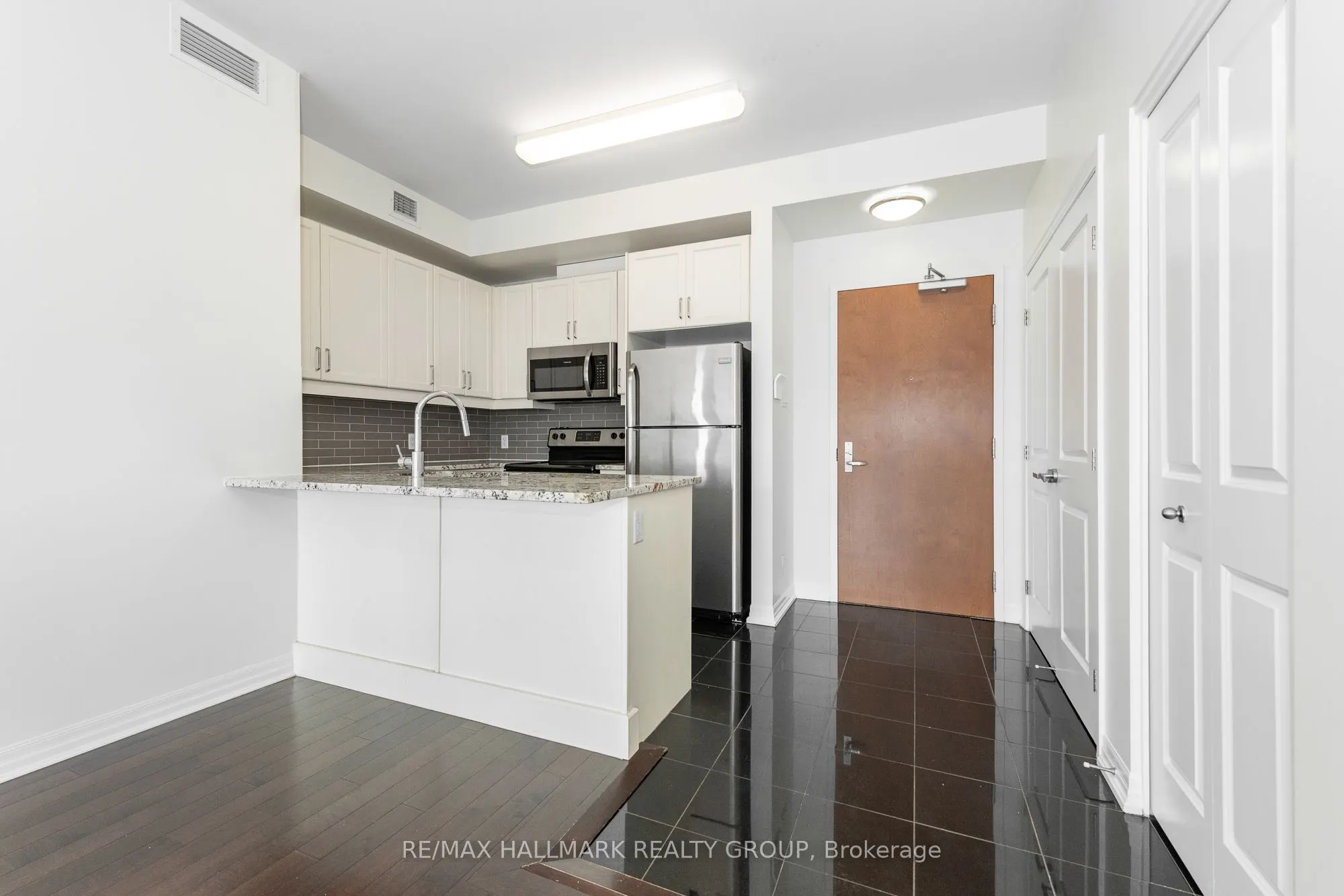 242 Rideau Street, #PH1-2702