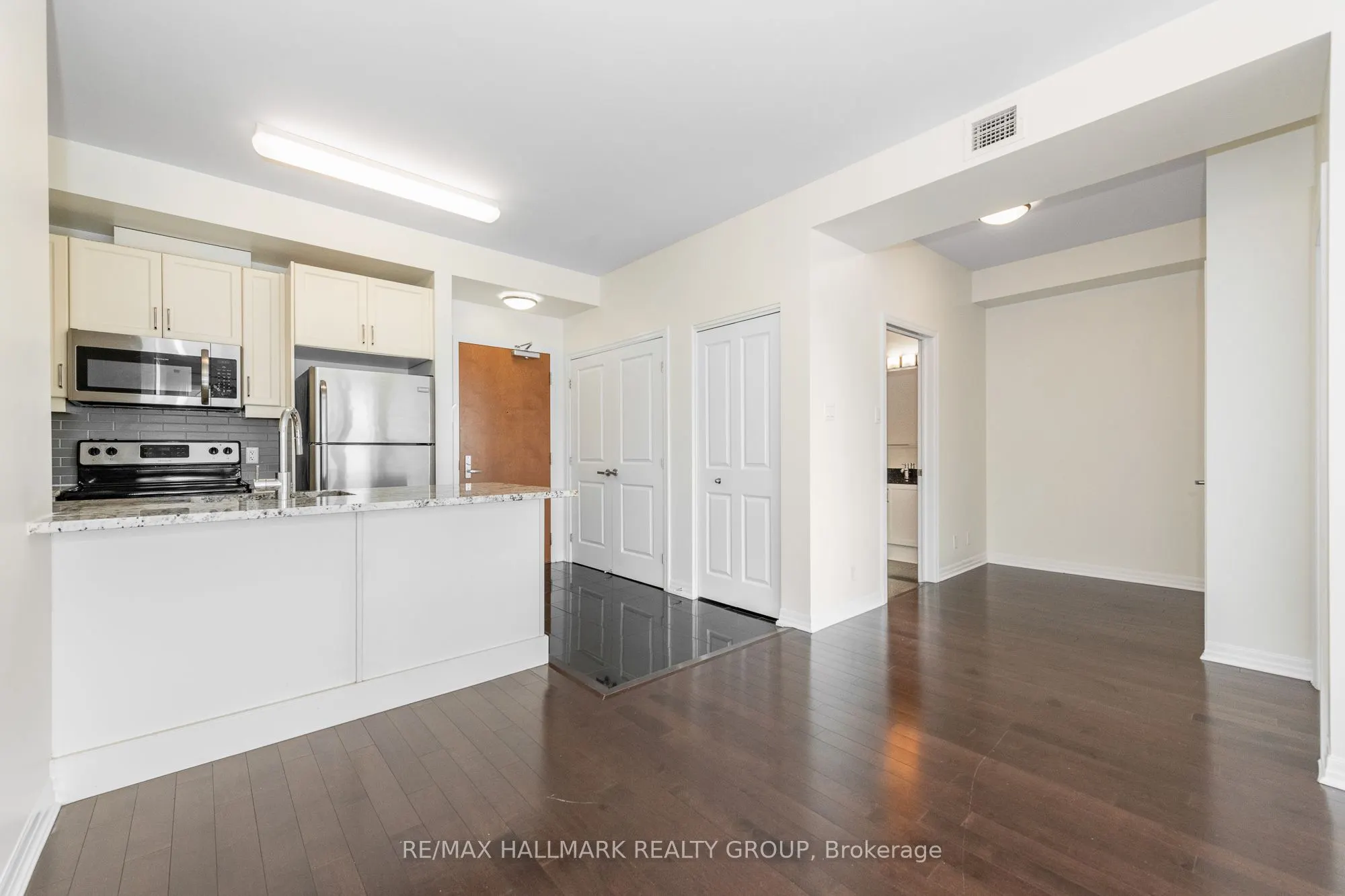 242 Rideau Street, #PH1-2702