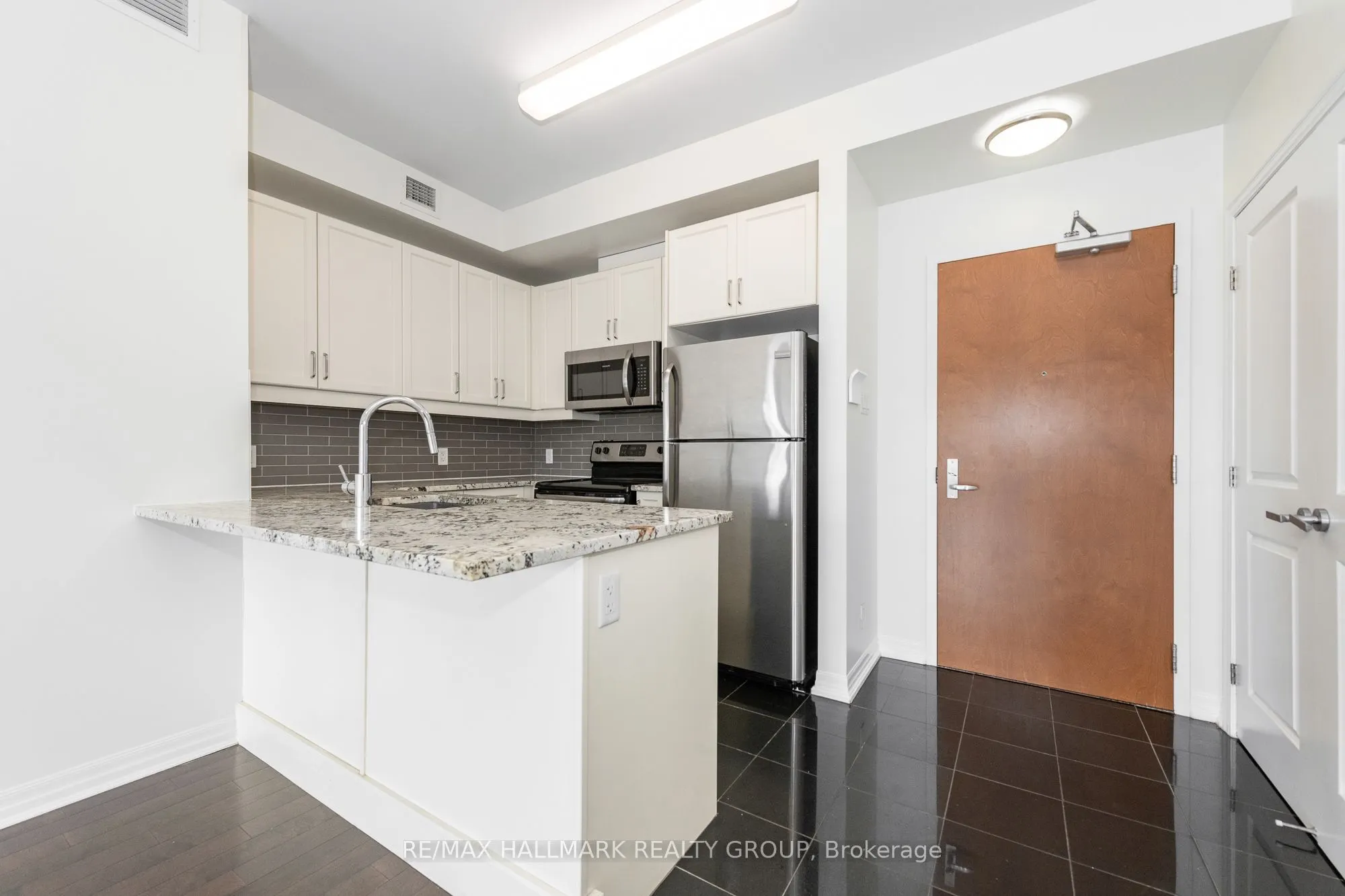 242 Rideau Street, #PH1-2702