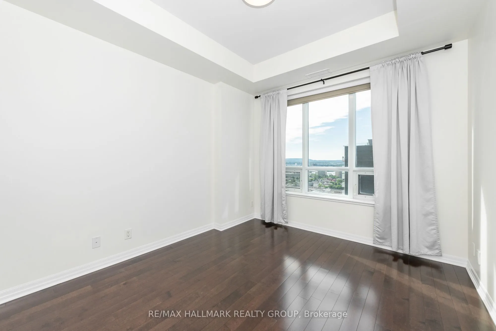 242 Rideau Street, #PH1-2702