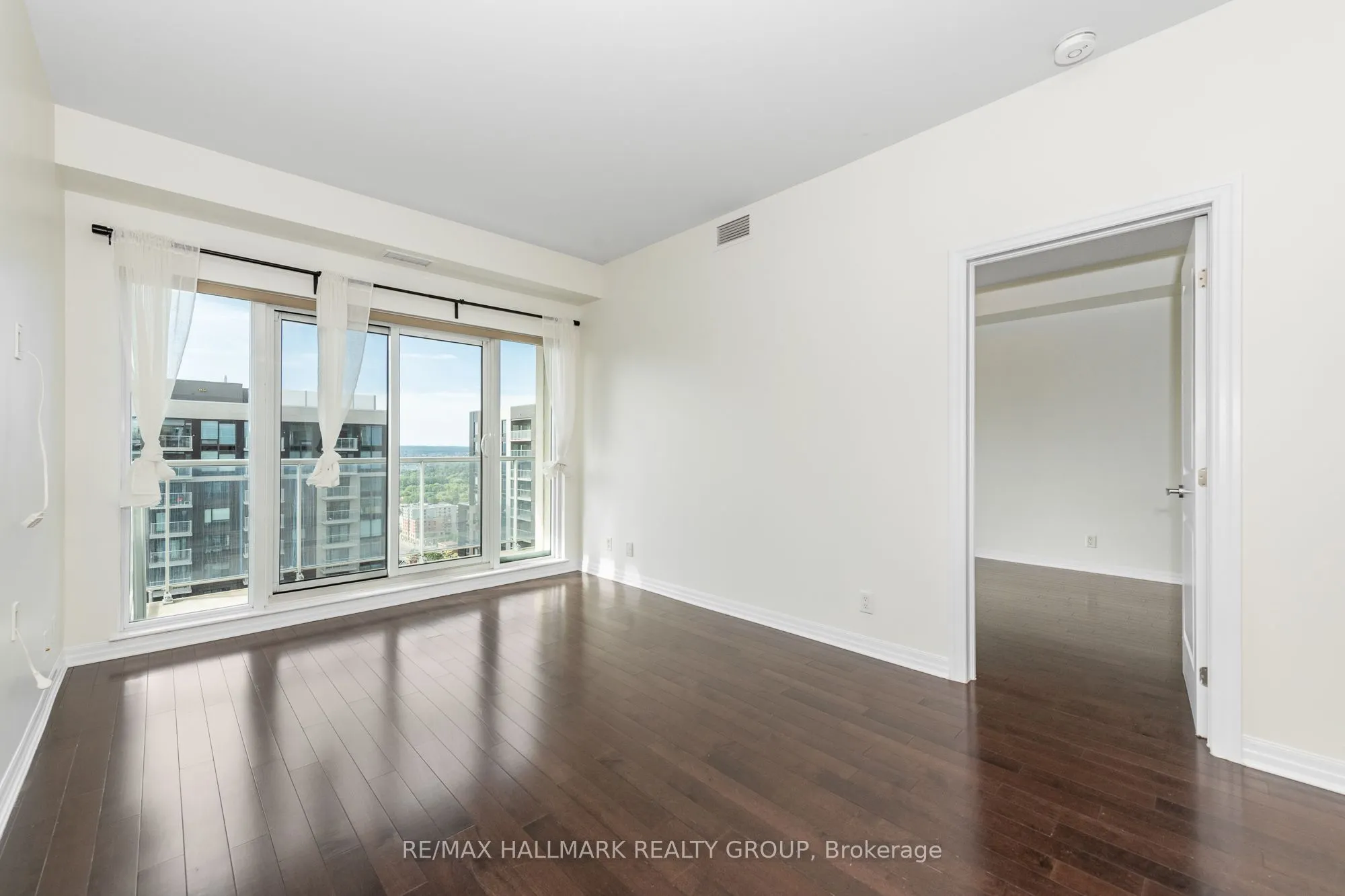 242 Rideau Street, #PH1-2702