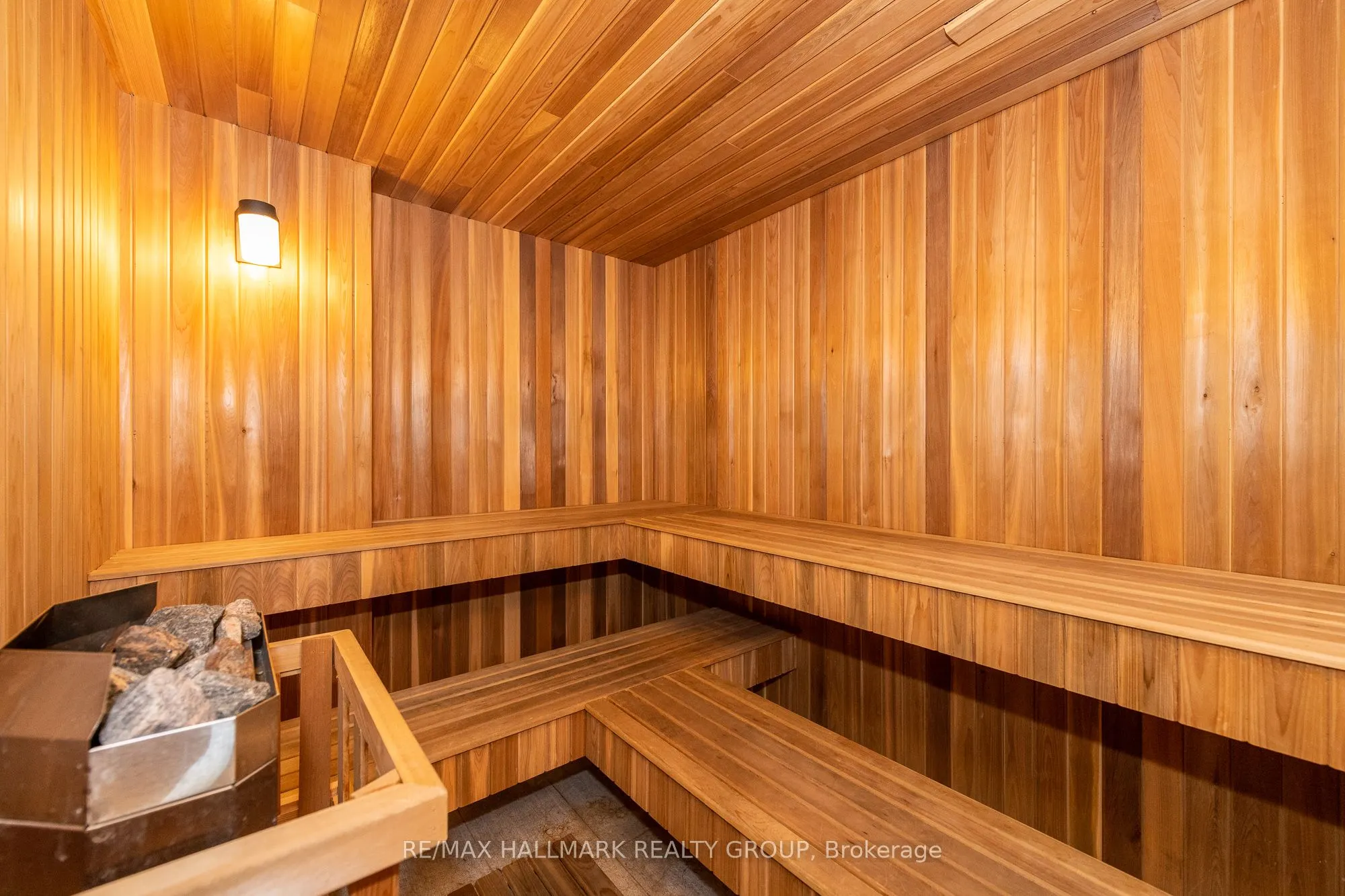 242 Rideau Street, #PH1-2702
