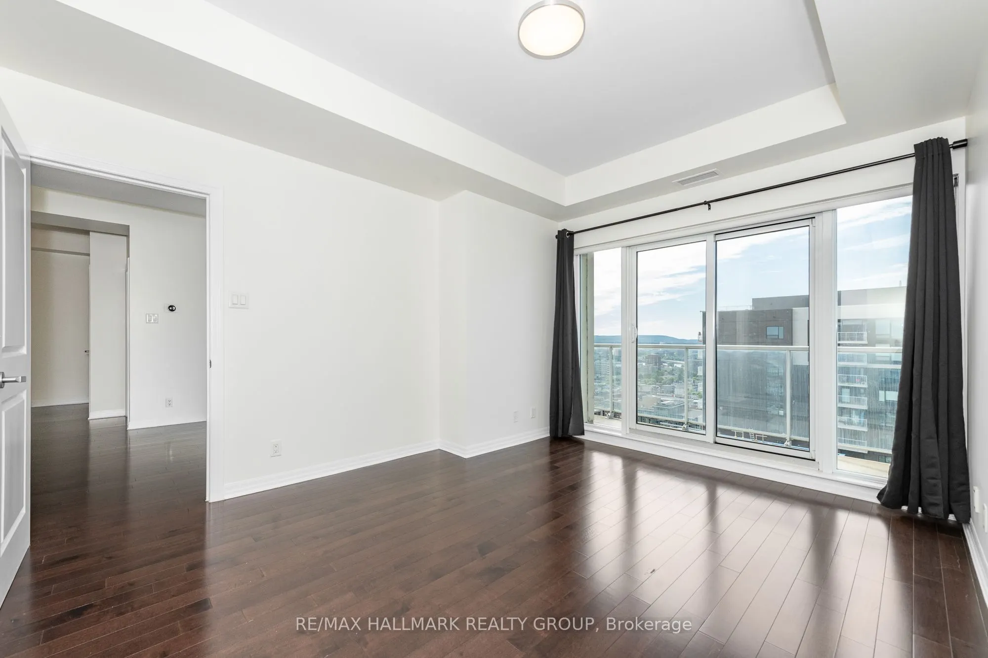 242 Rideau Street, #PH1-2702