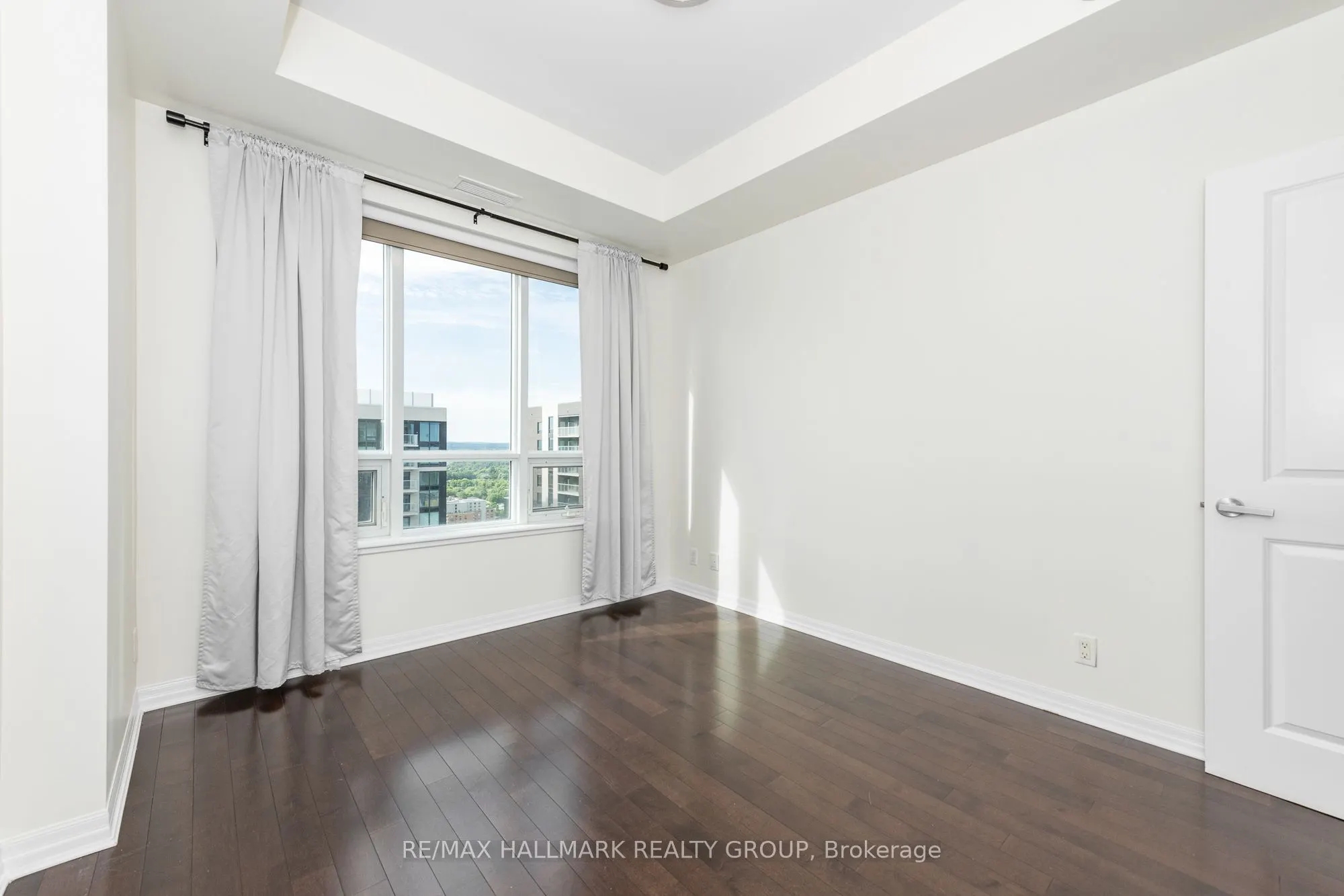 242 Rideau Street, #PH1-2702