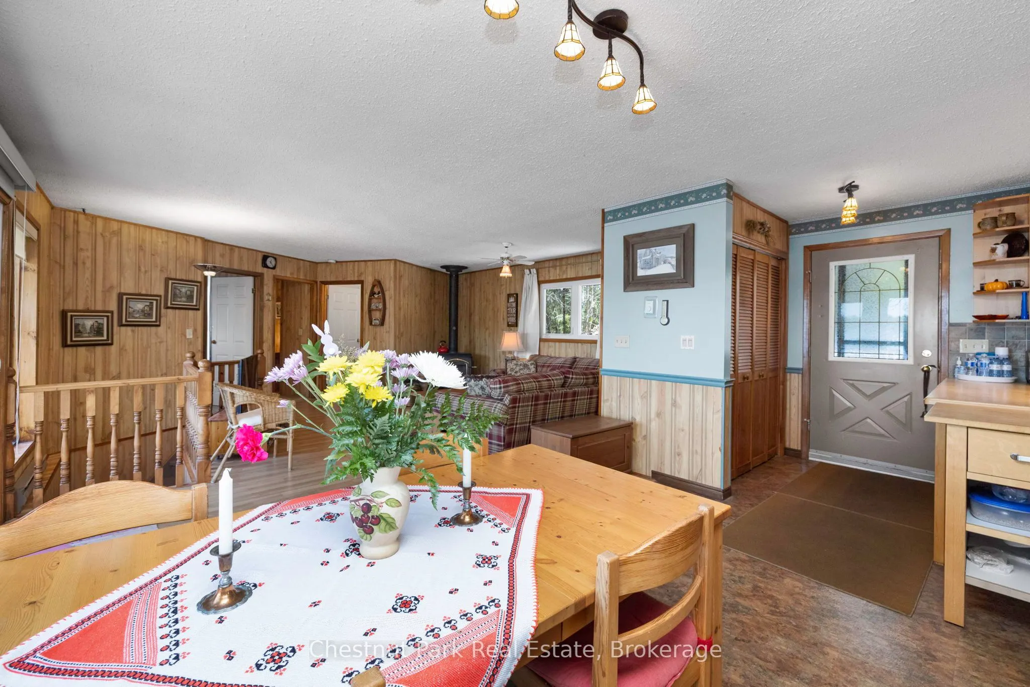 1183 Dickie Lake Road W