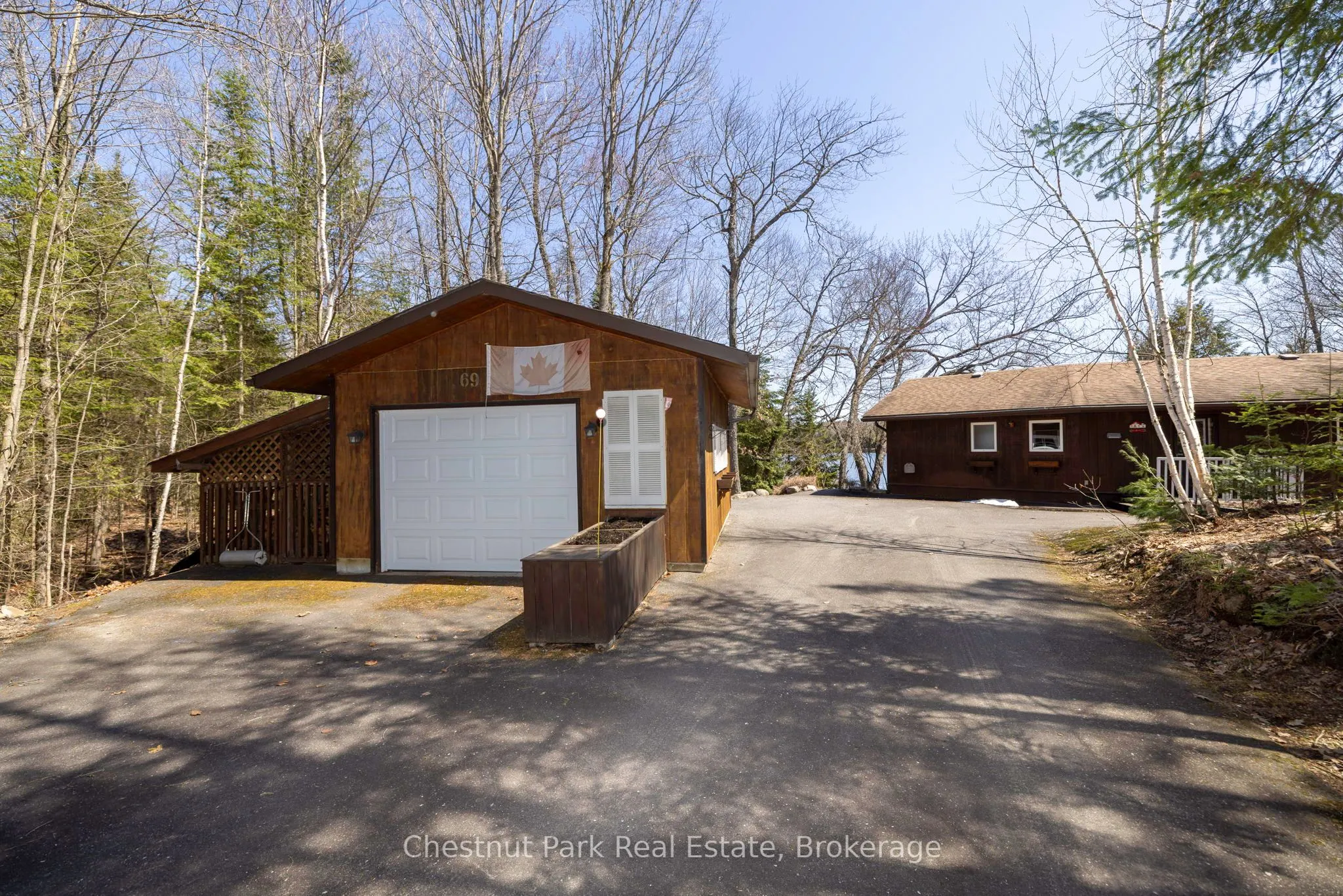 1183 Dickie Lake Road W
