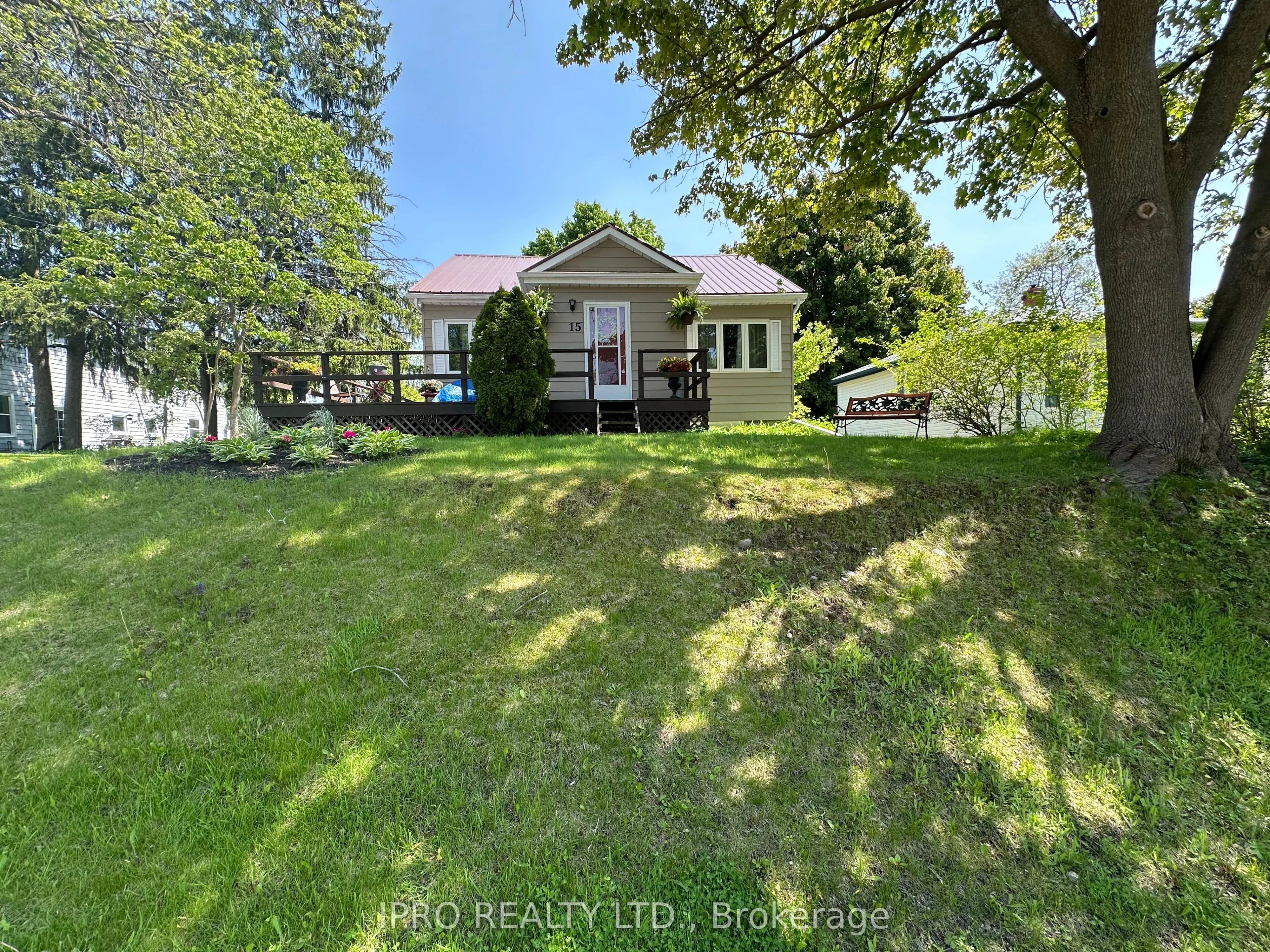 15 Millwood Road