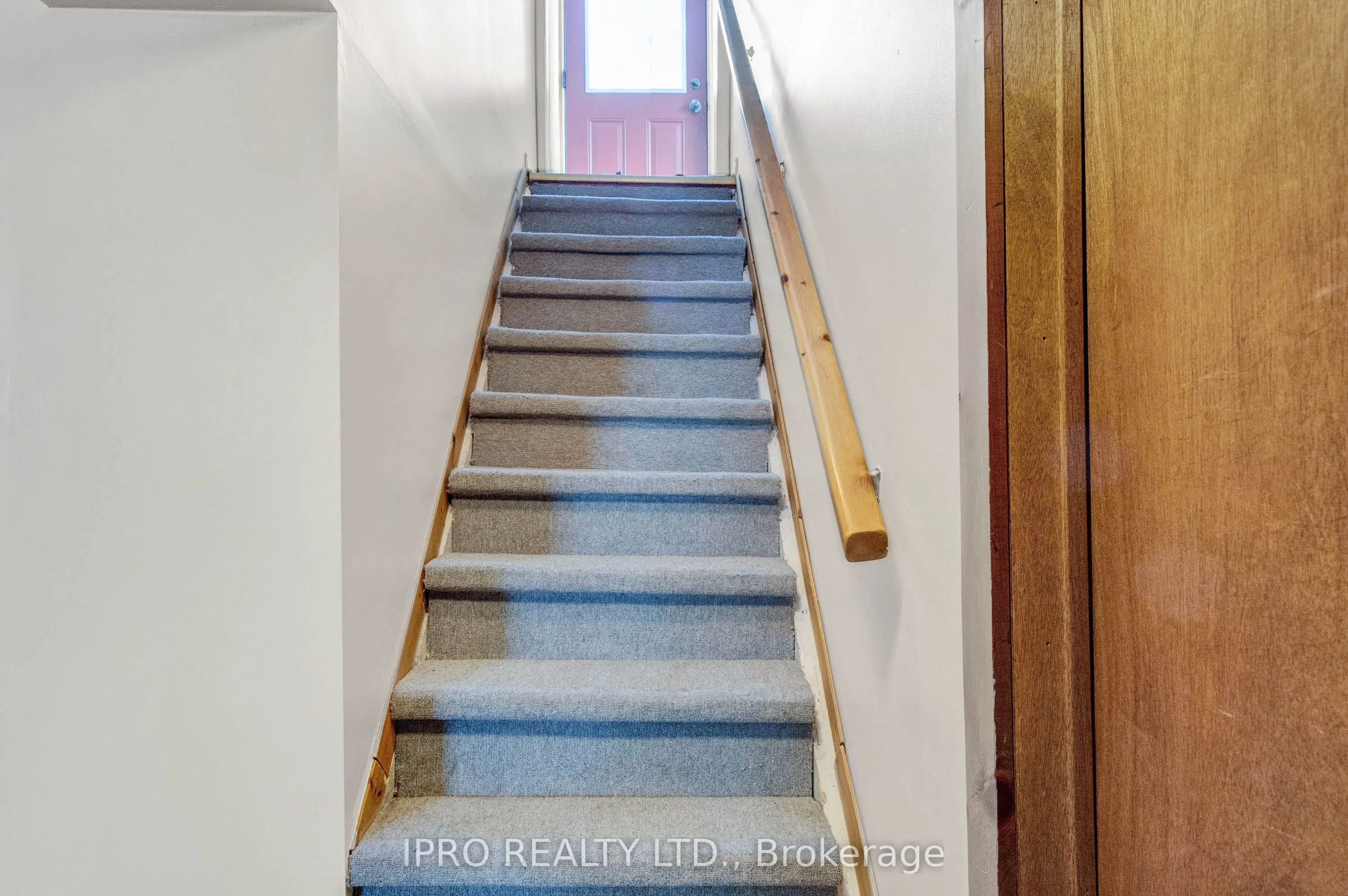 15 Millwood Road