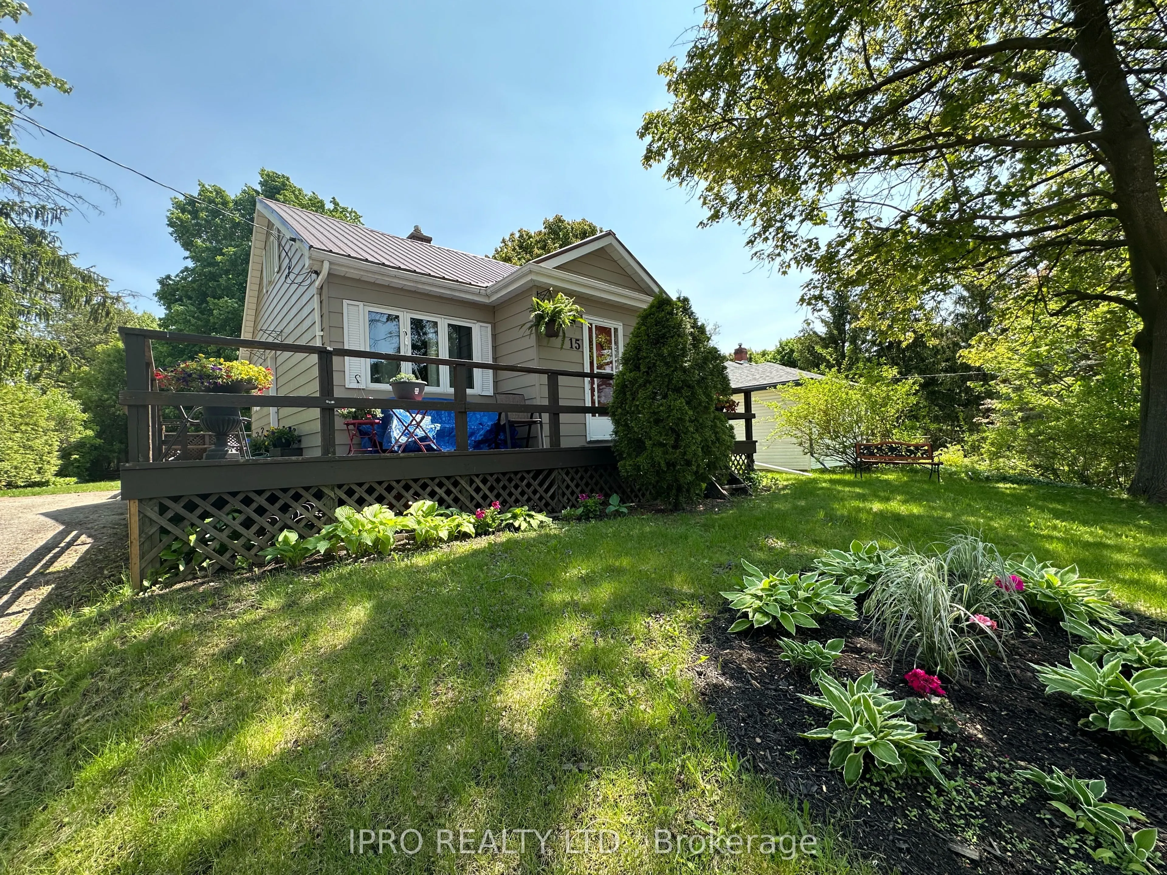 15 Millwood Road