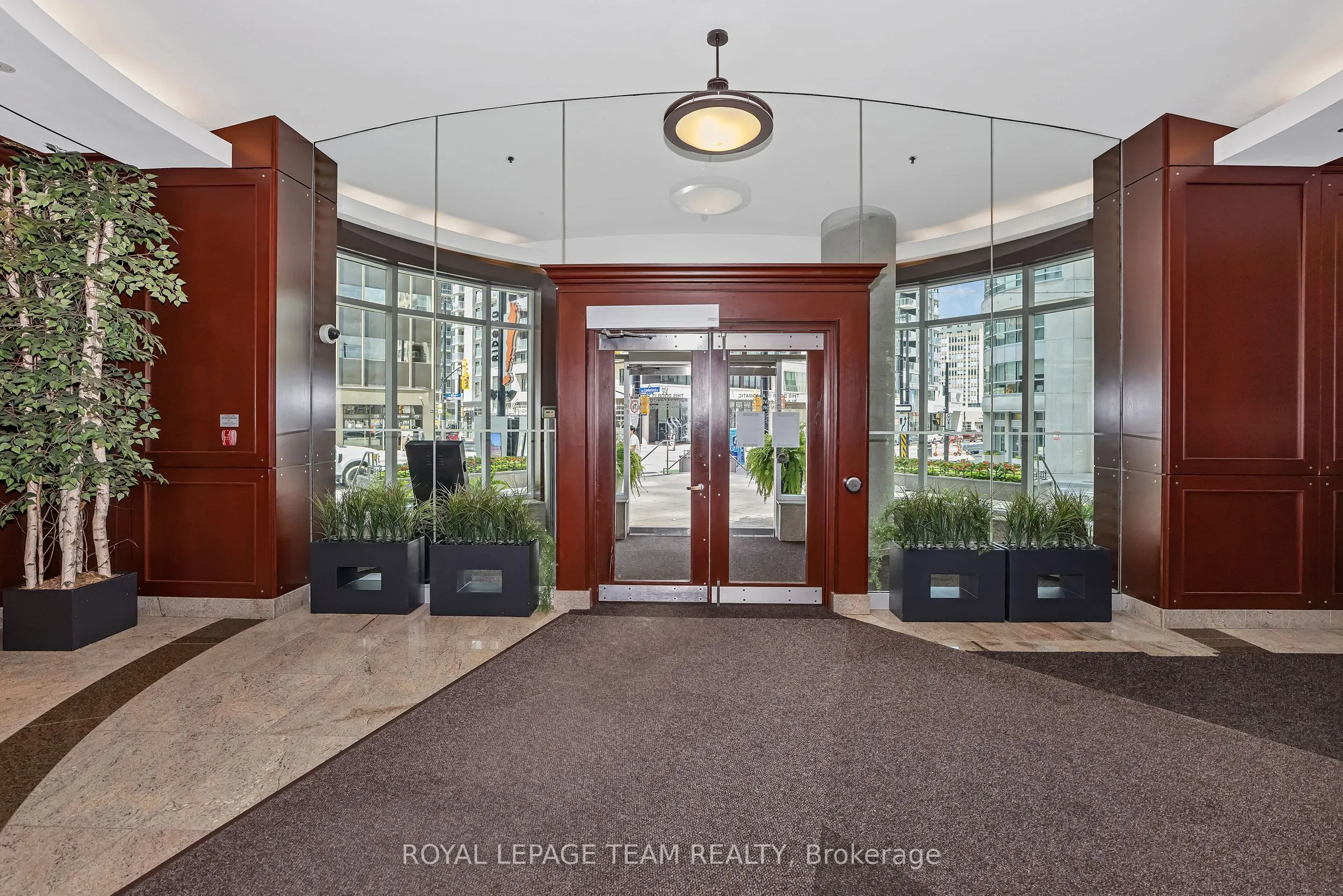 234 Rideau Street, #1404