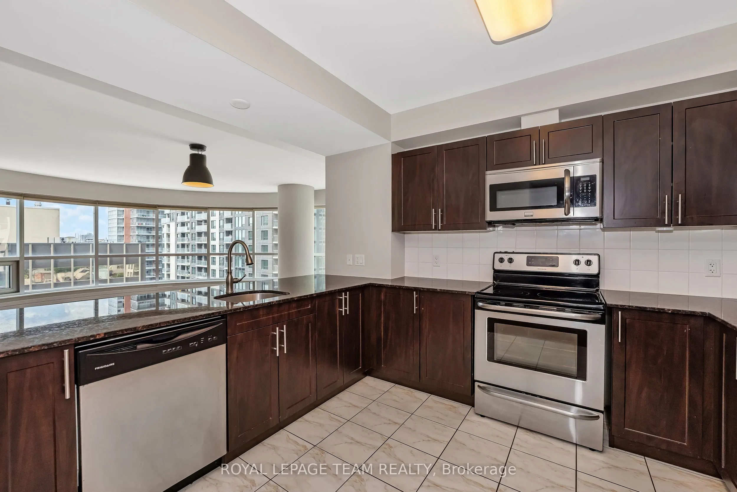 234 Rideau Street, #1404