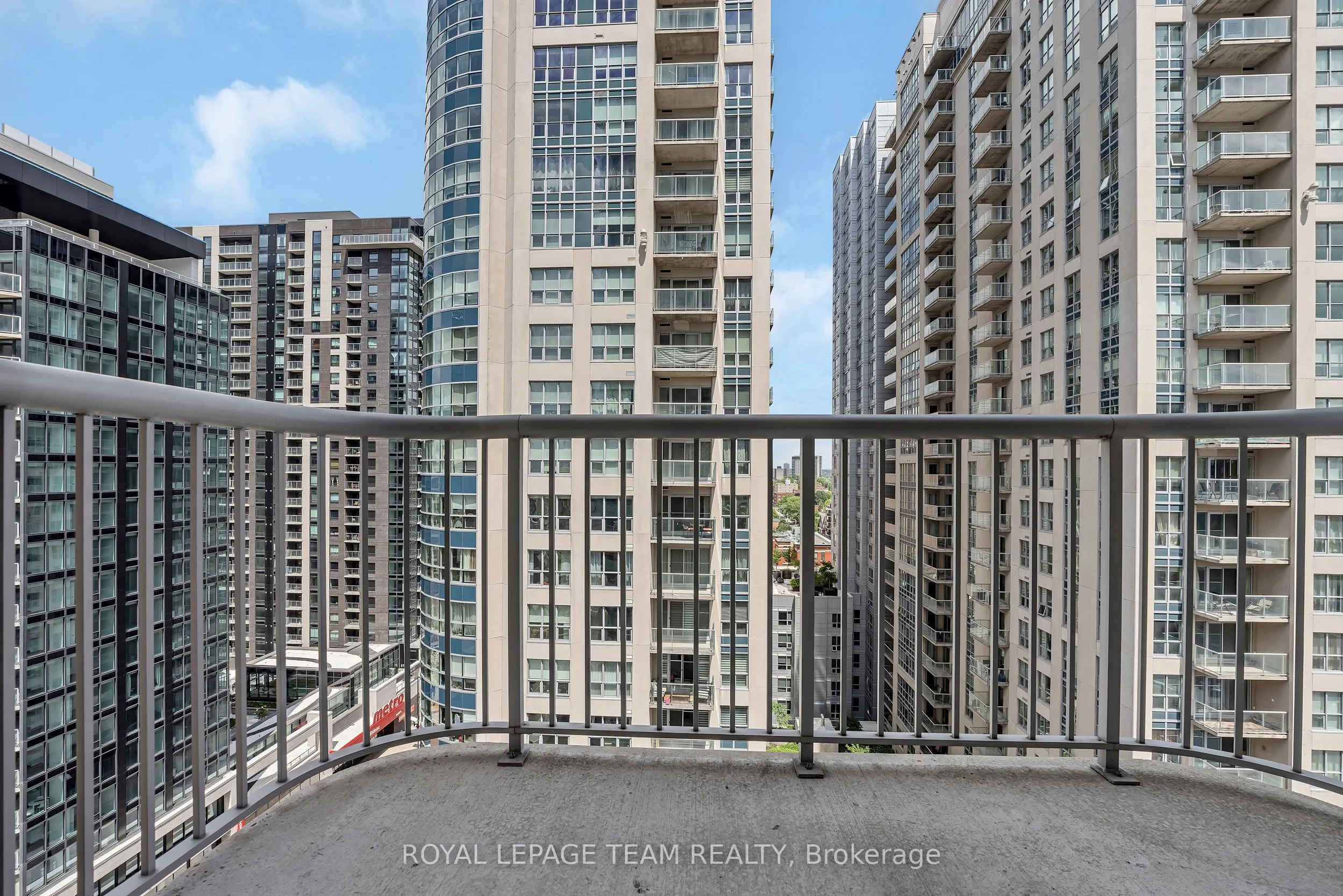 234 Rideau Street, #1404