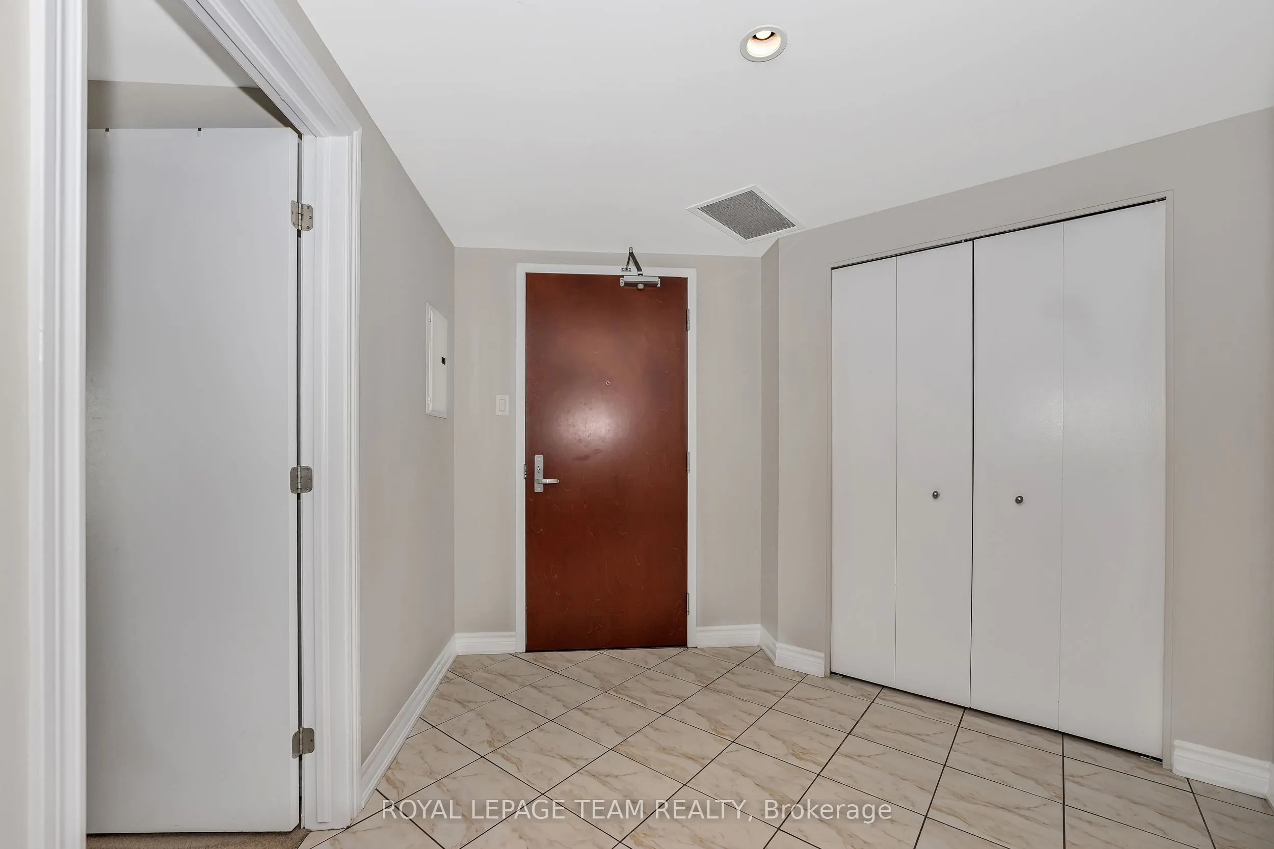 234 Rideau Street, #1404