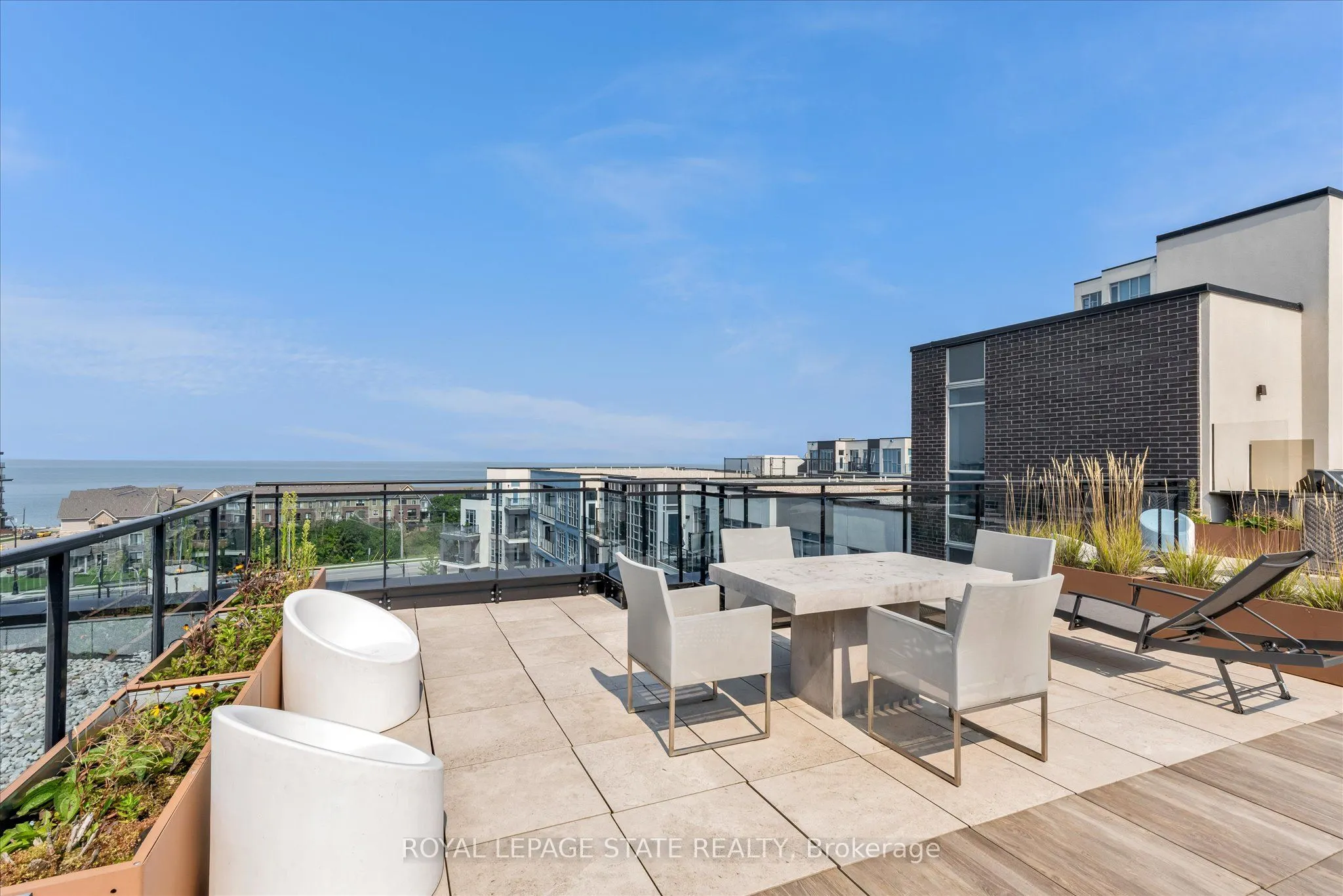 10 Concord Place, #416