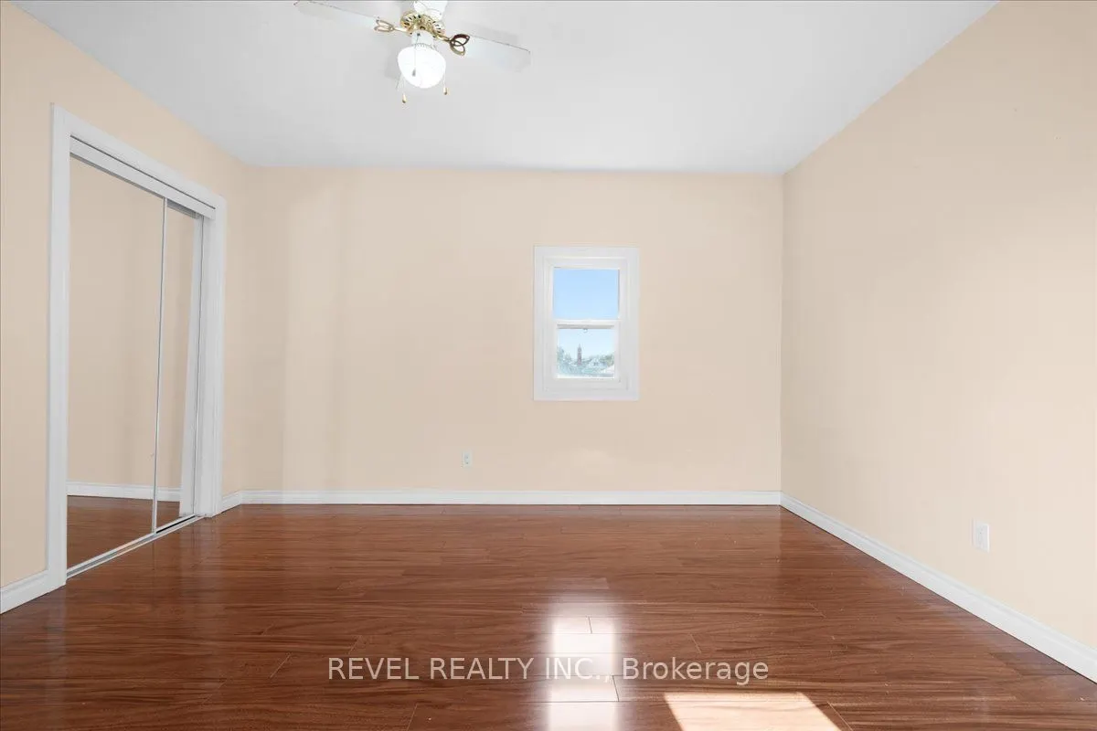 233 Normanhurst Avenue