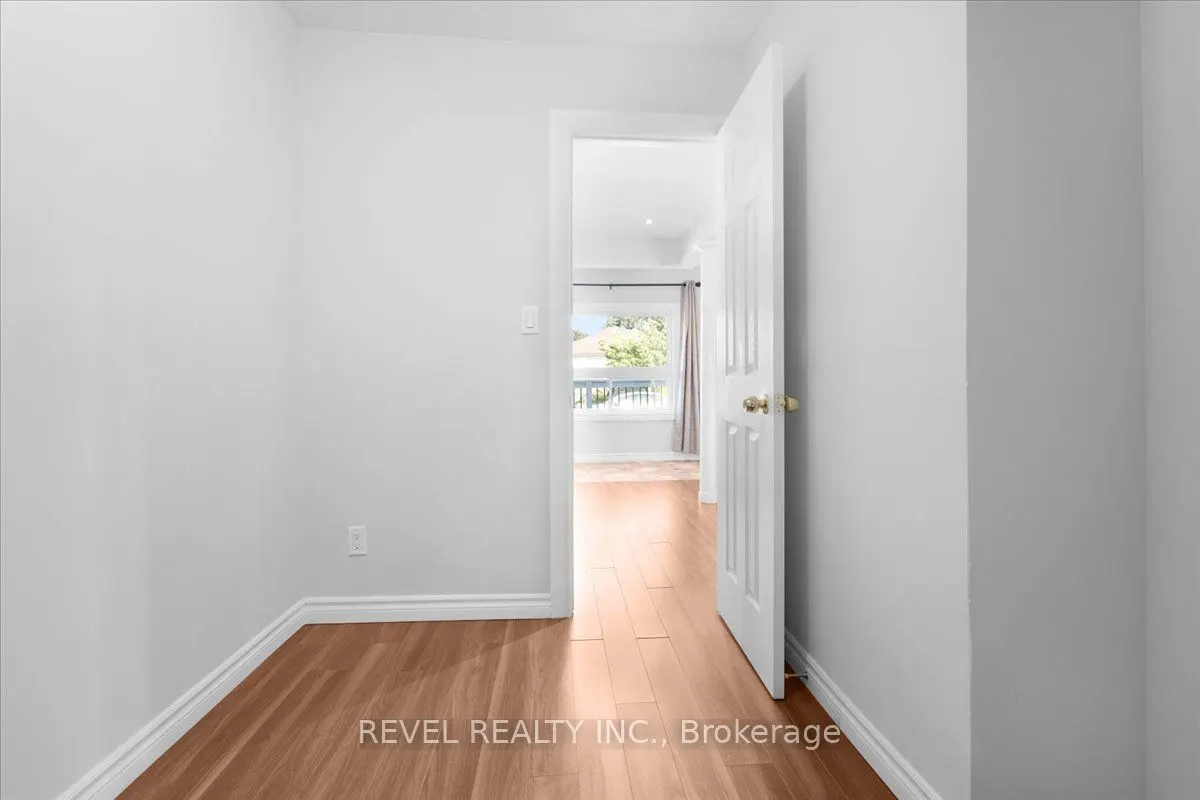 233 Normanhurst Avenue