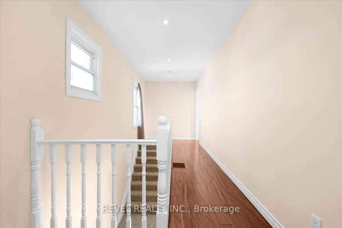 233 Normanhurst Avenue
