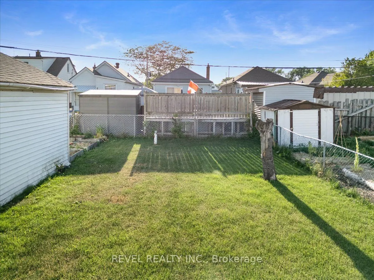 233 Normanhurst Avenue