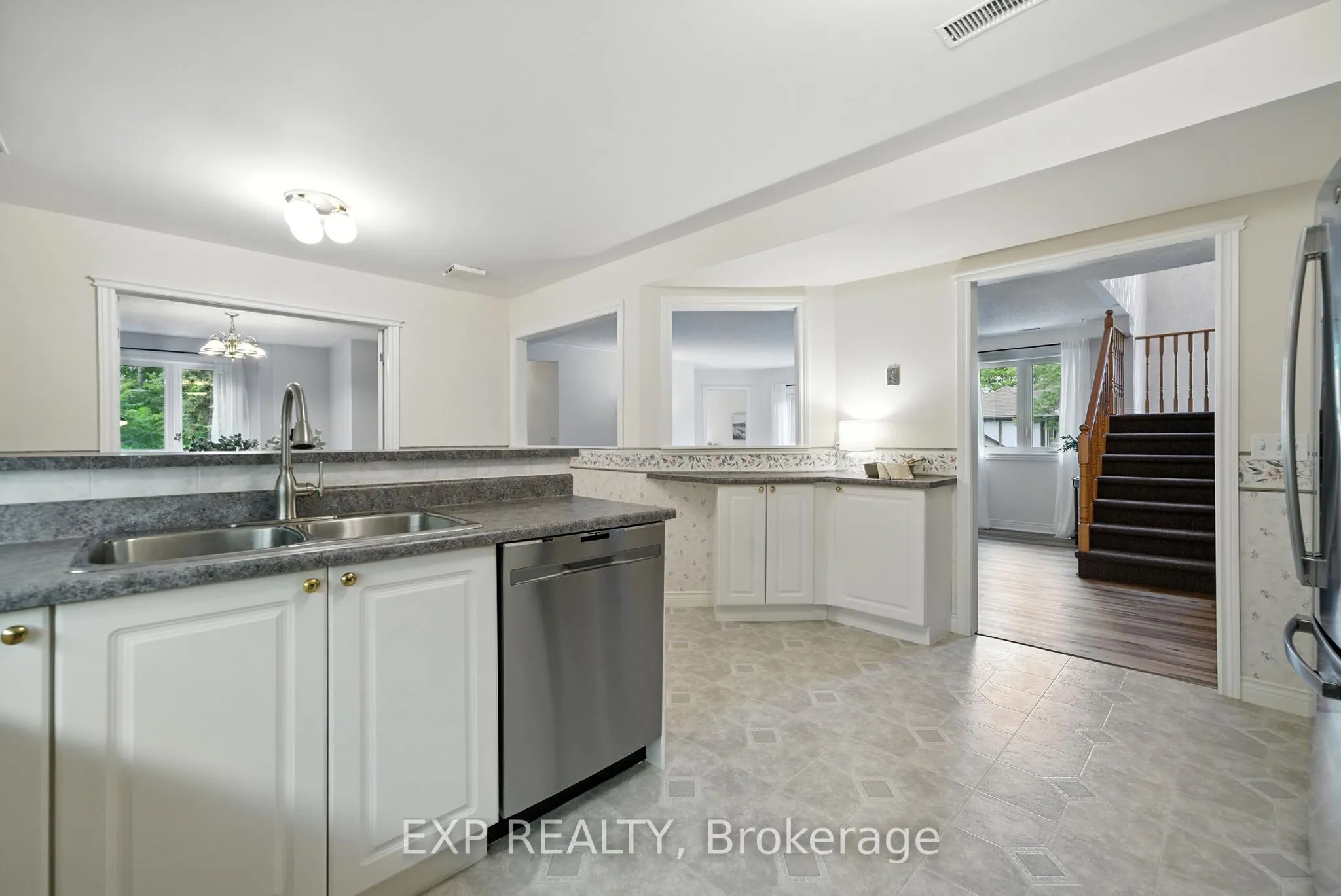 245 Elgin Street W, #511