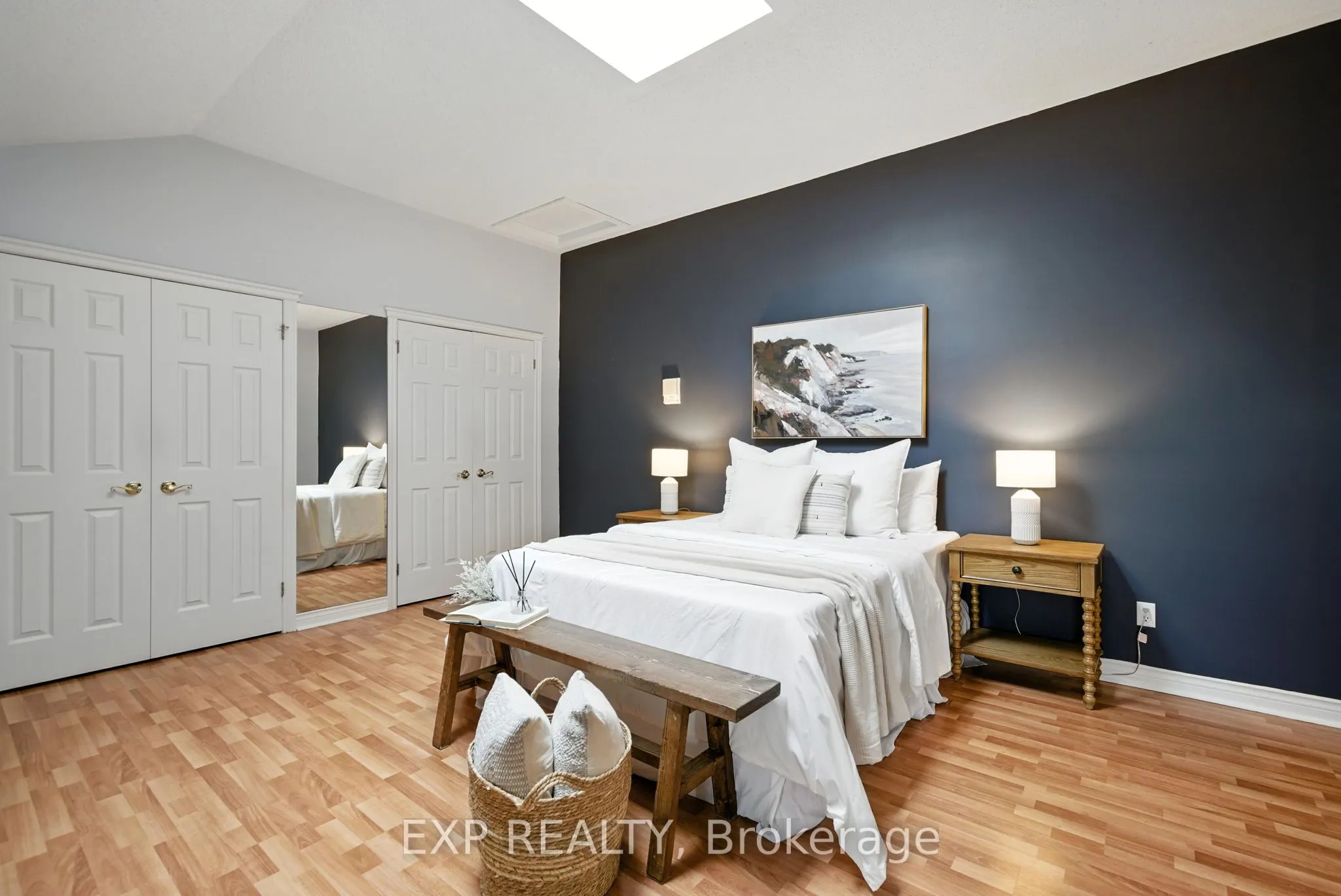 245 Elgin Street W, #511