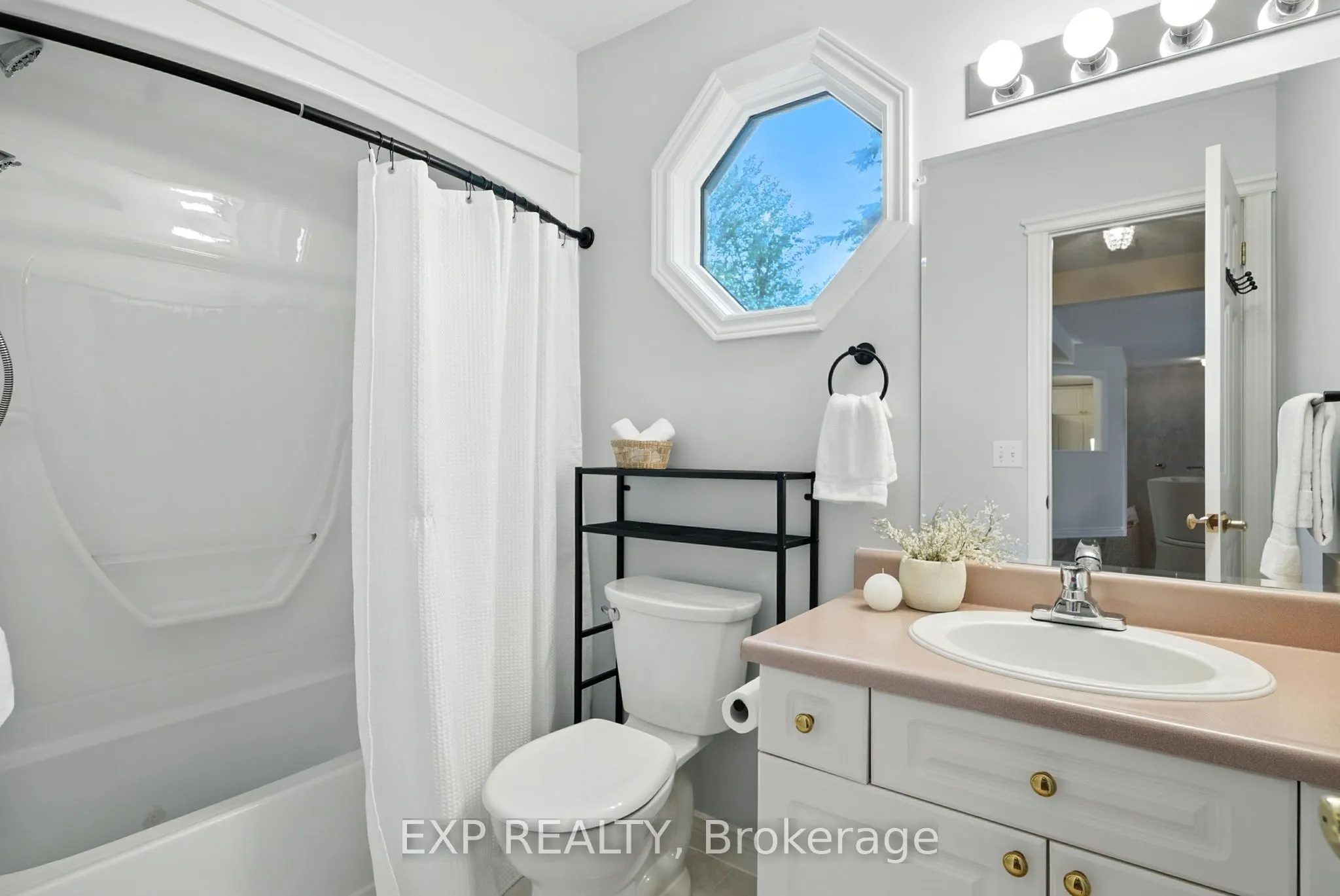 245 Elgin Street W, #511