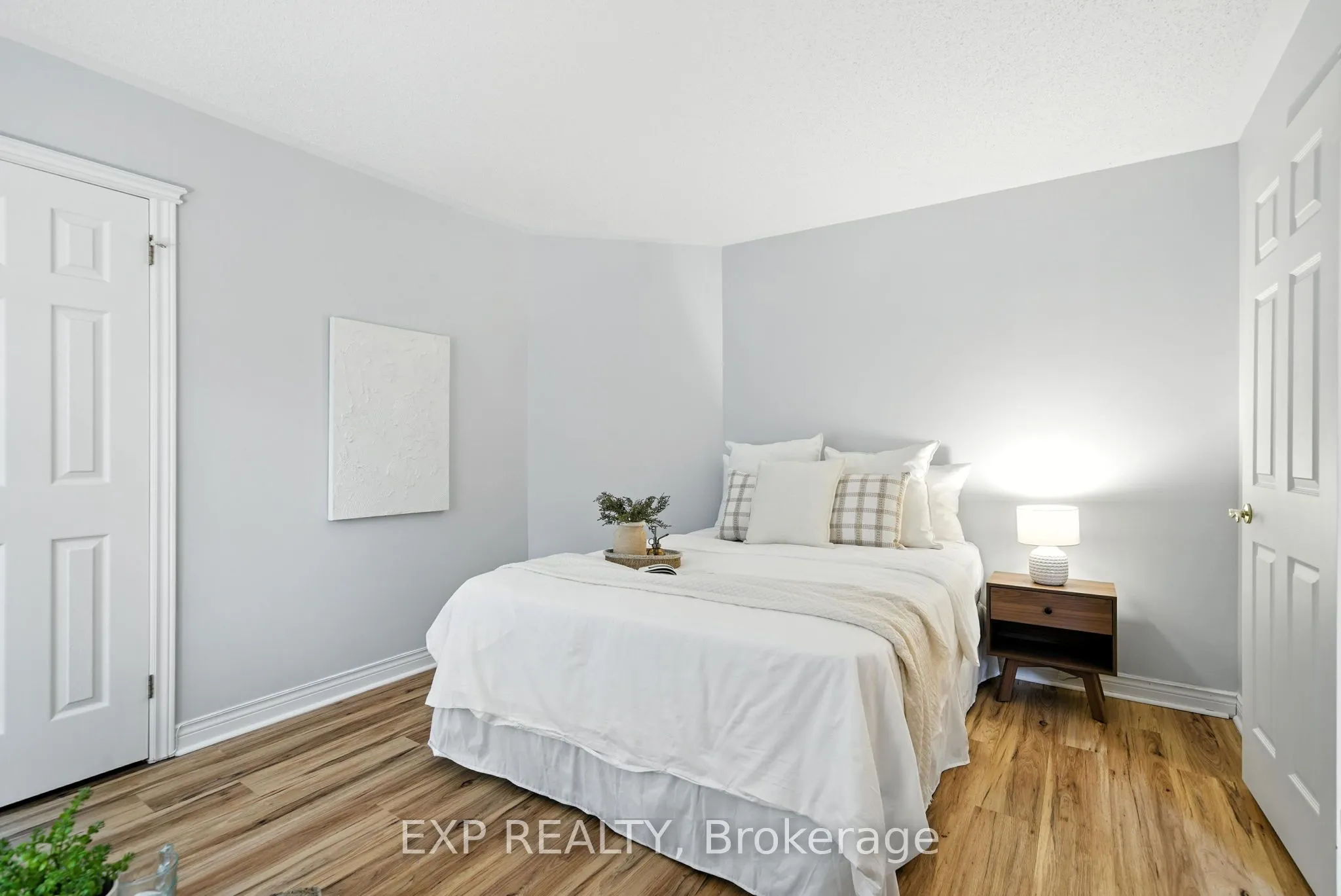 245 Elgin Street W, #511